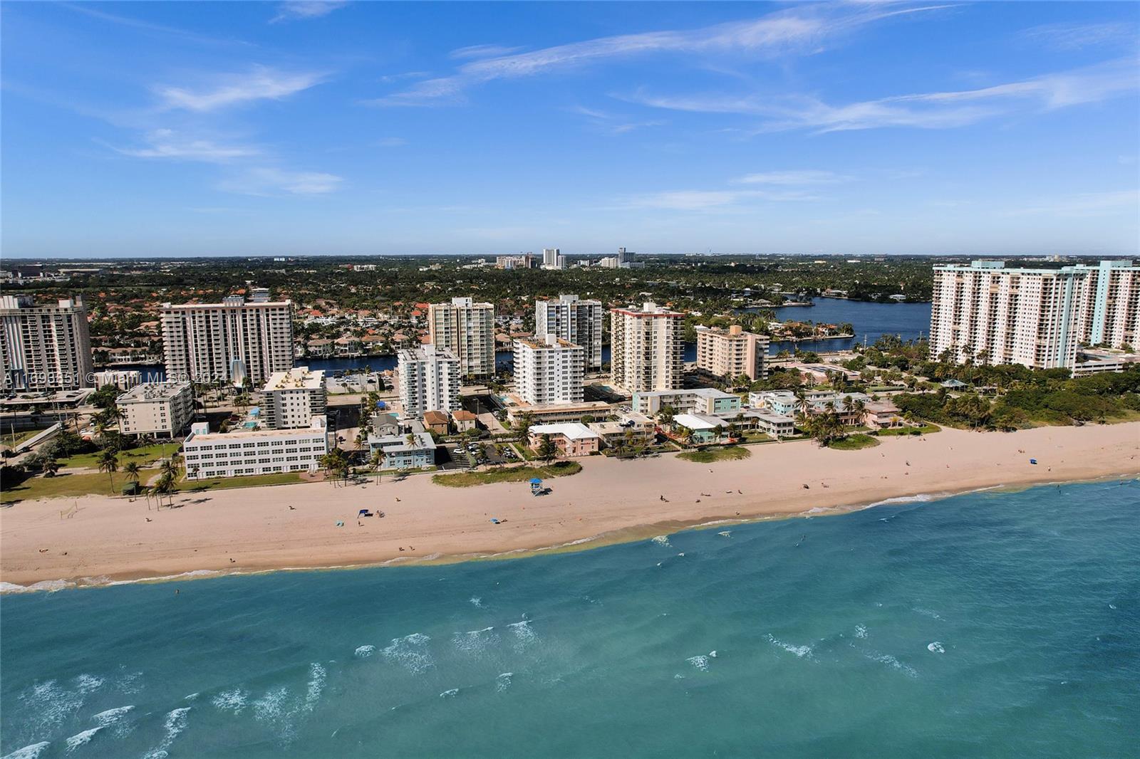 TRAFALGAR TOWERS CONDOMIN - Residential