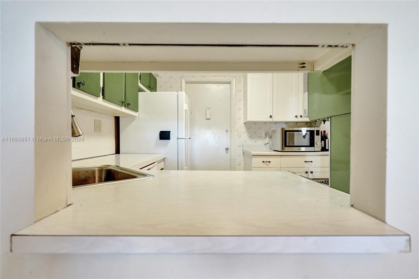 TRAFALGAR TOWERS CONDOMIN - Residential