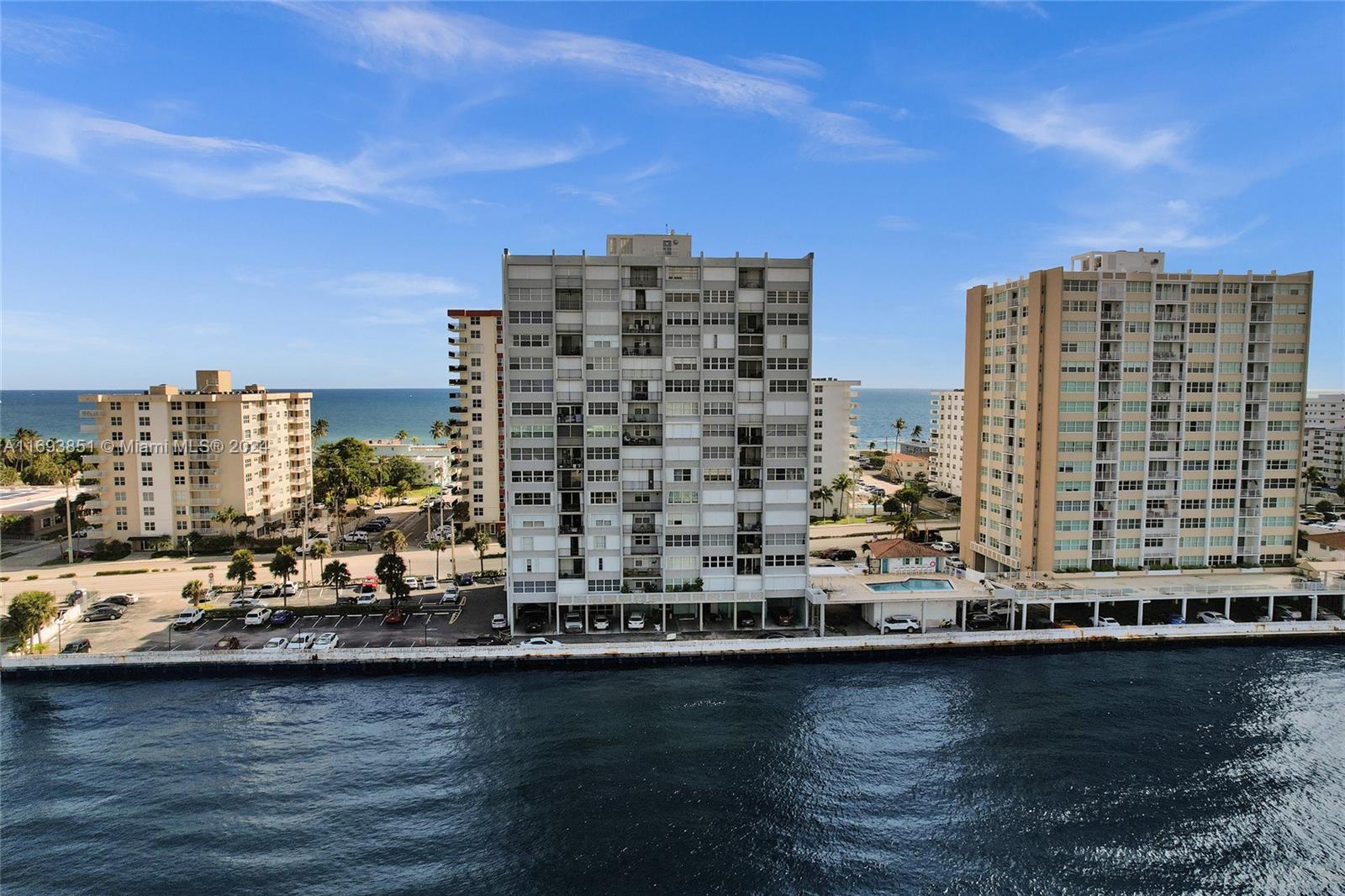TRAFALGAR TOWERS CONDOMIN - Residential