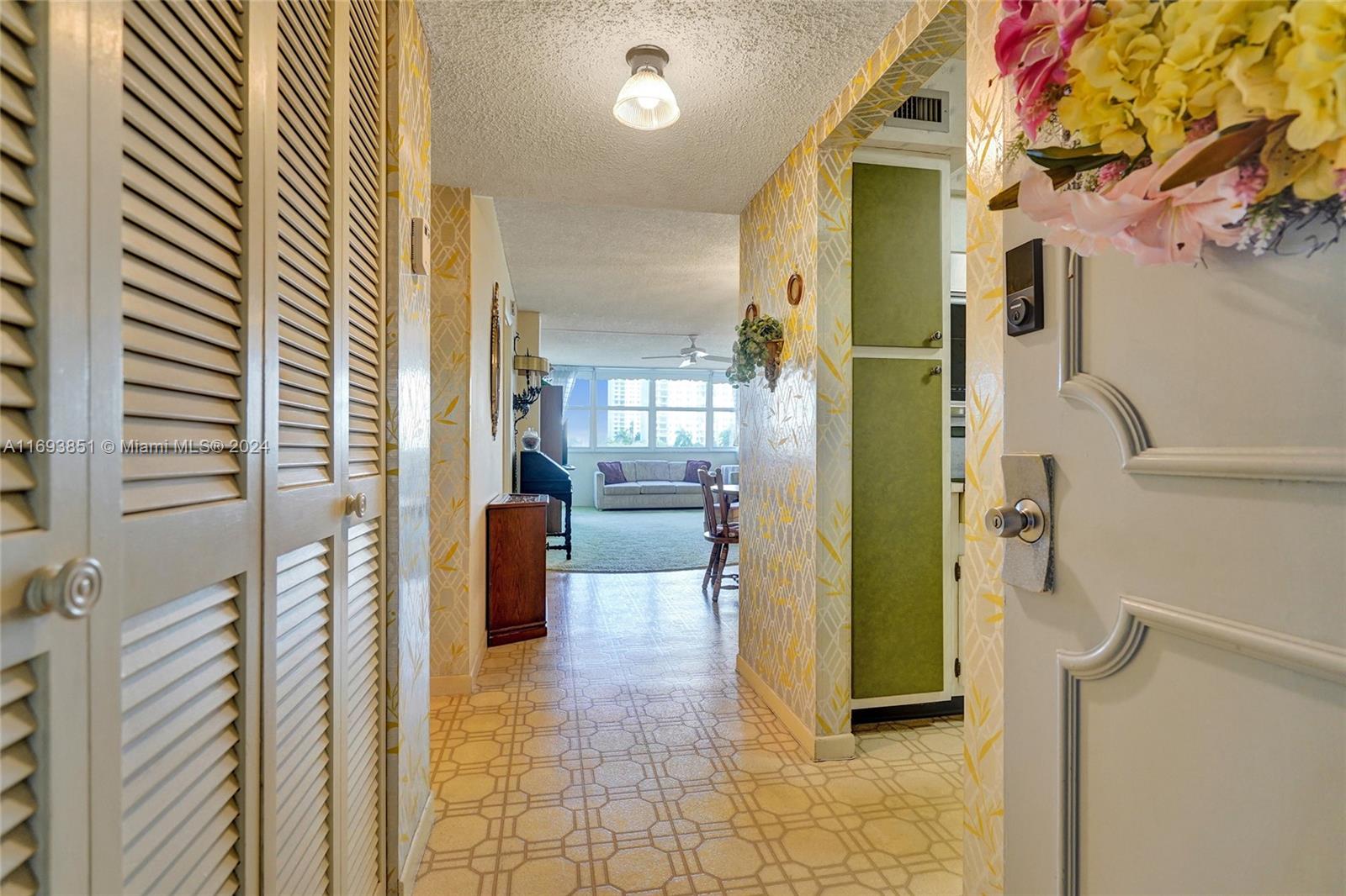 TRAFALGAR TOWERS CONDOMIN - Residential