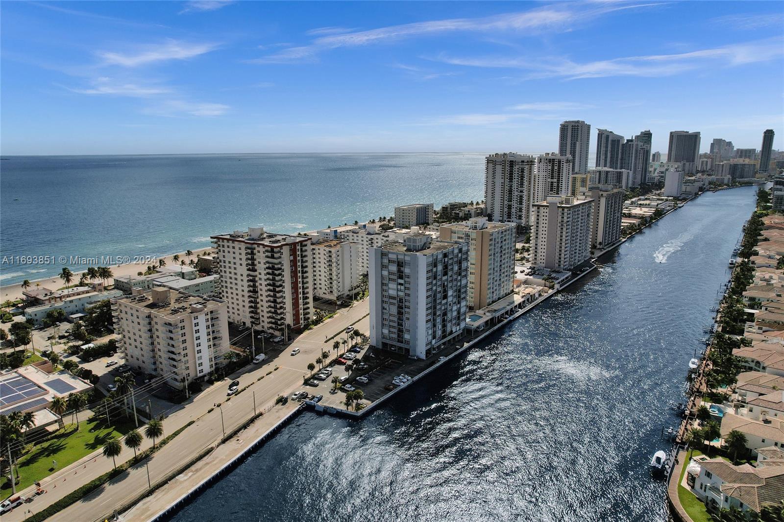 1400 S Ocean Dr 303, Hollywood, Broward County, Florida - 1 Bedrooms  
2 Bathrooms - 