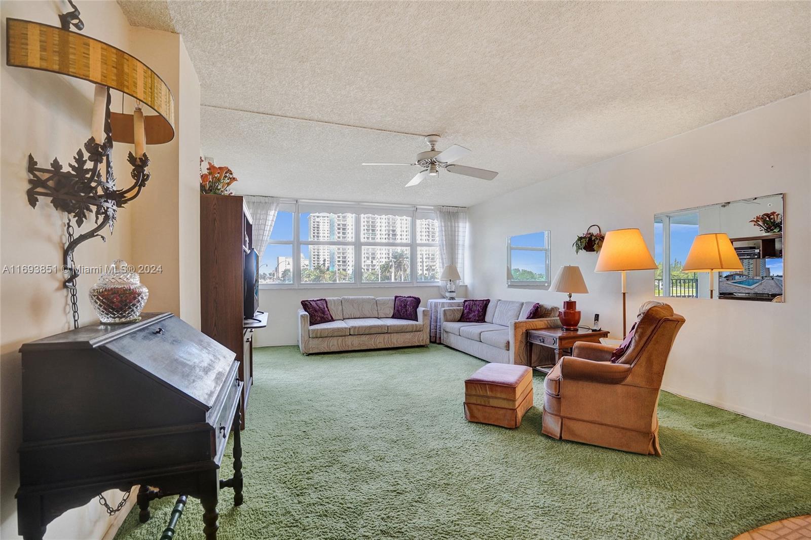 TRAFALGAR TOWERS CONDOMIN - Residential