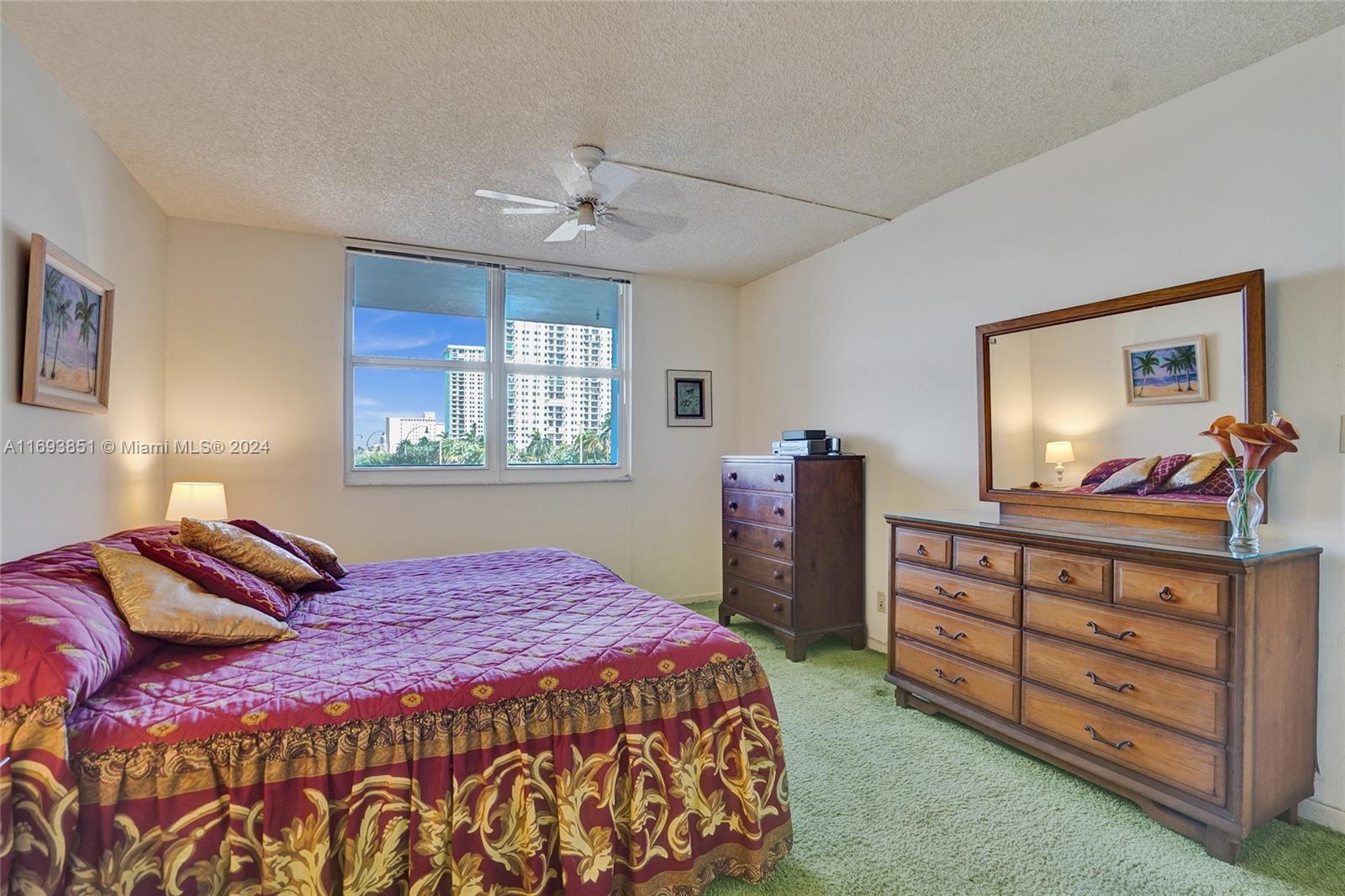 TRAFALGAR TOWERS CONDOMIN - Residential