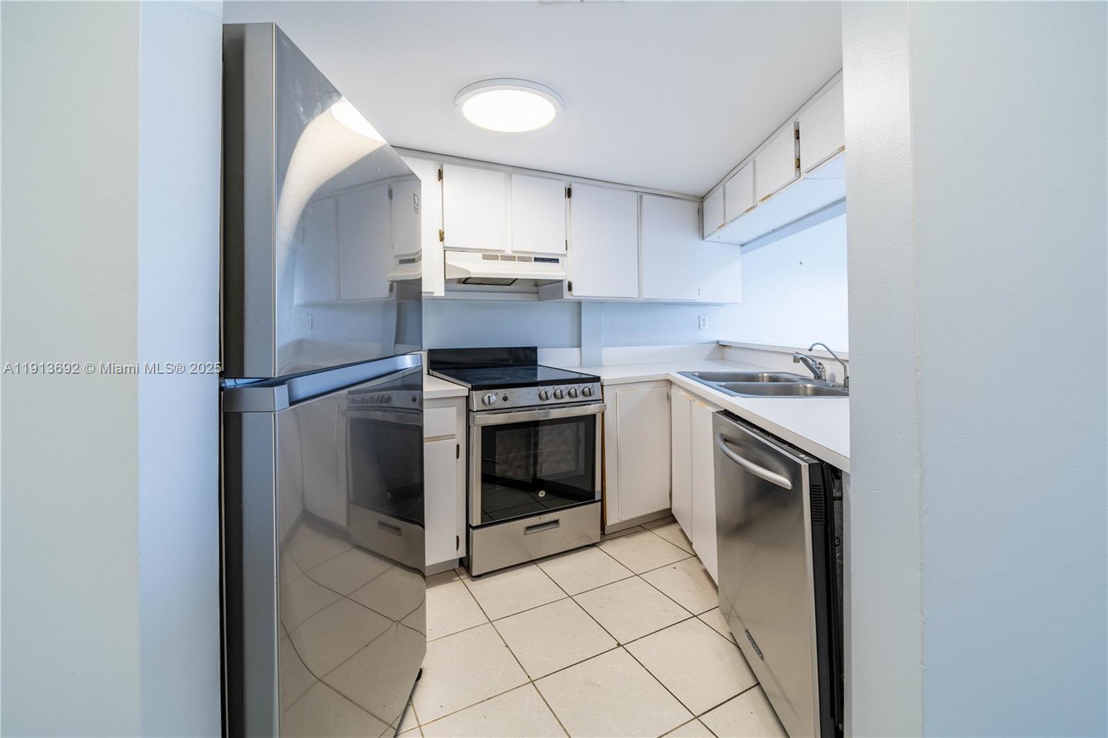 LAKE BEACH CLUB CONDO - Residential Lease