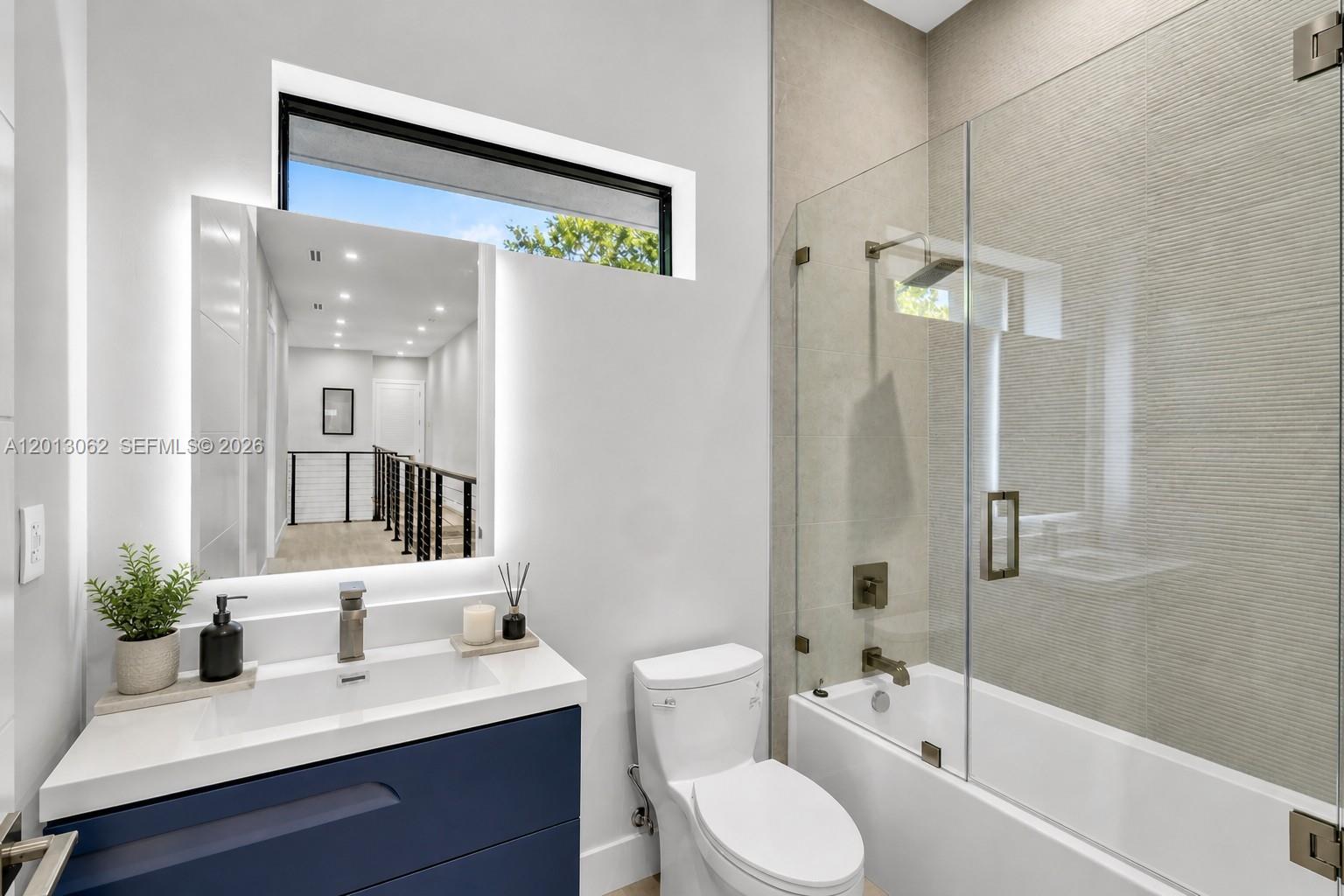LAUDERDALE - Residential Lease