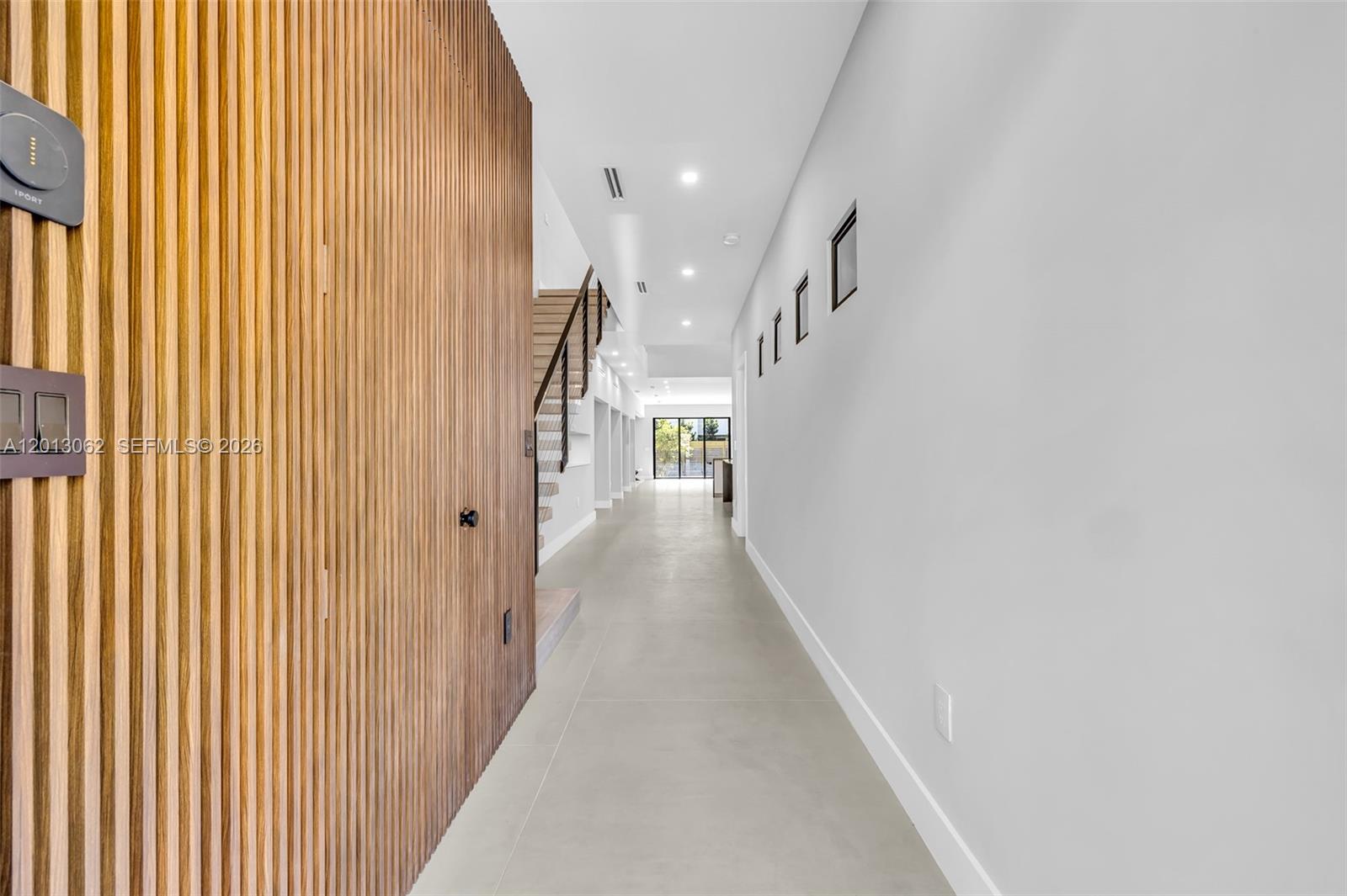 LAUDERDALE - Residential Lease