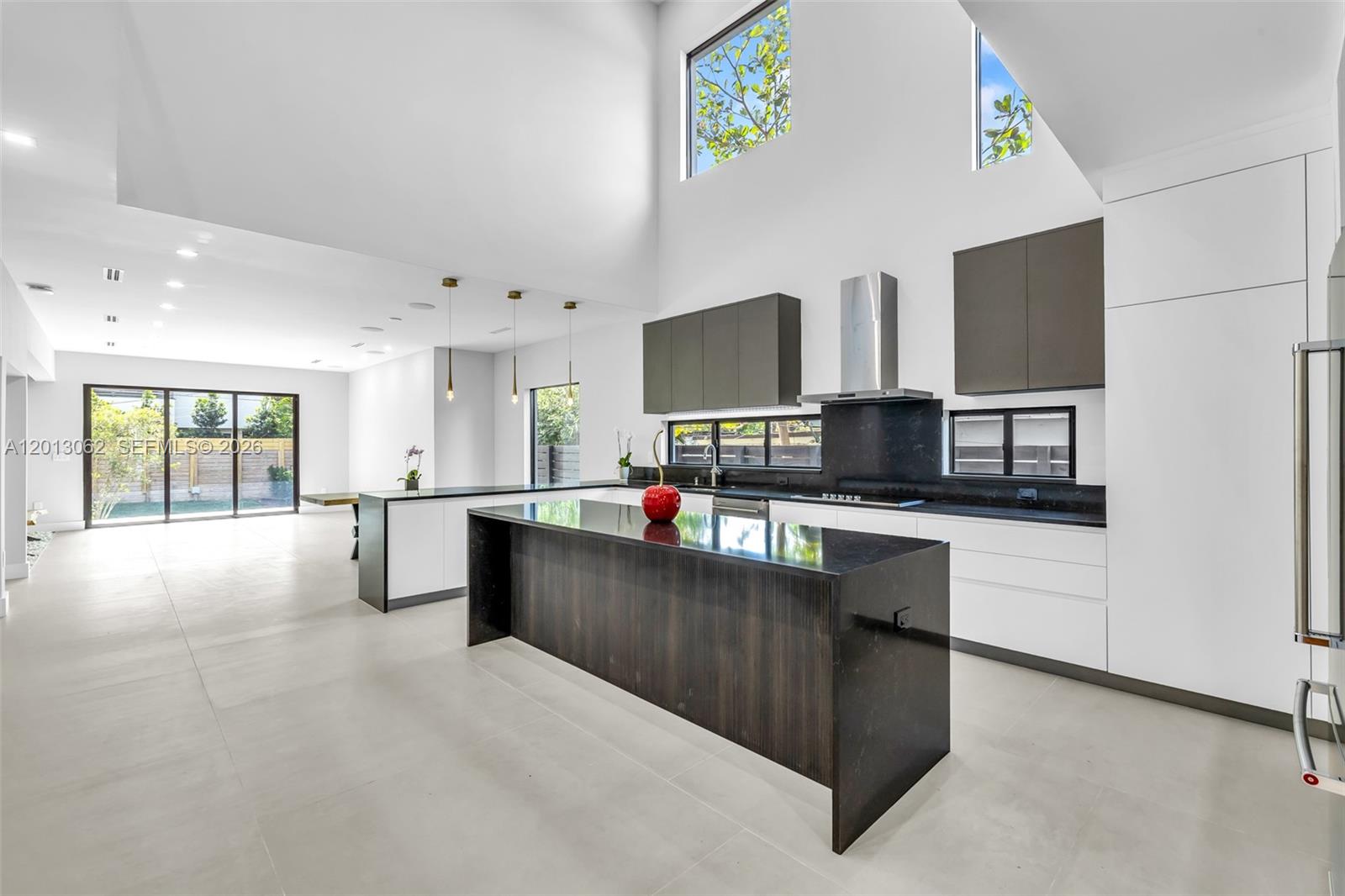 LAUDERDALE - Residential Lease