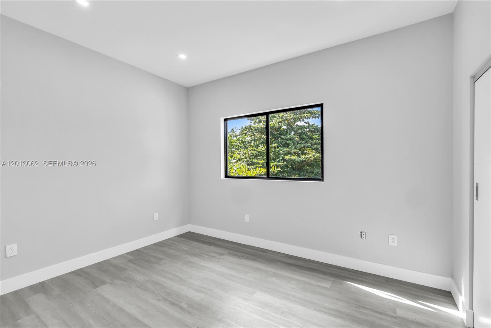LAUDERDALE - Residential Lease