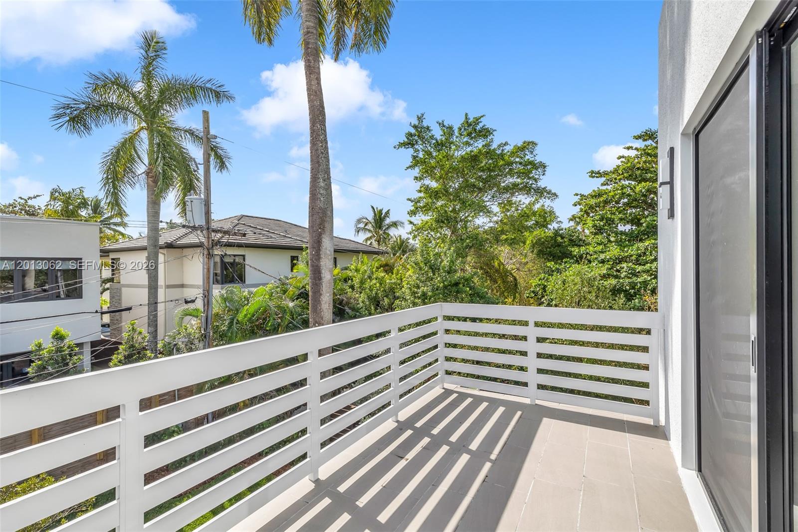 LAUDERDALE - Residential Lease