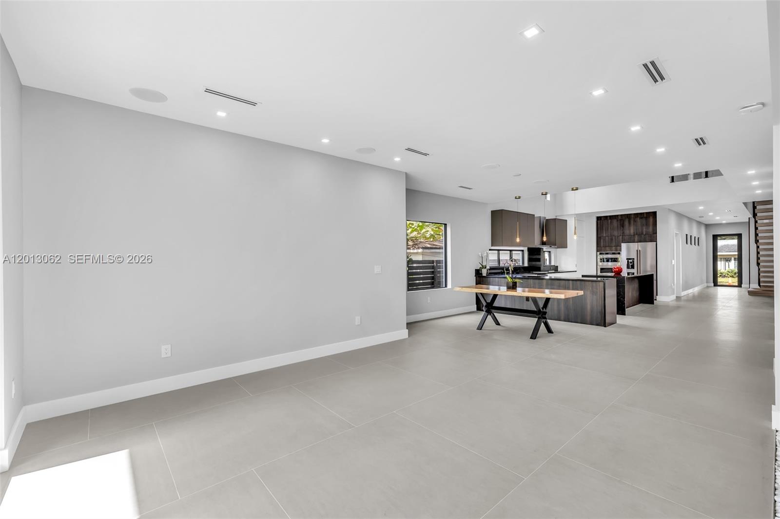 LAUDERDALE - Residential Lease