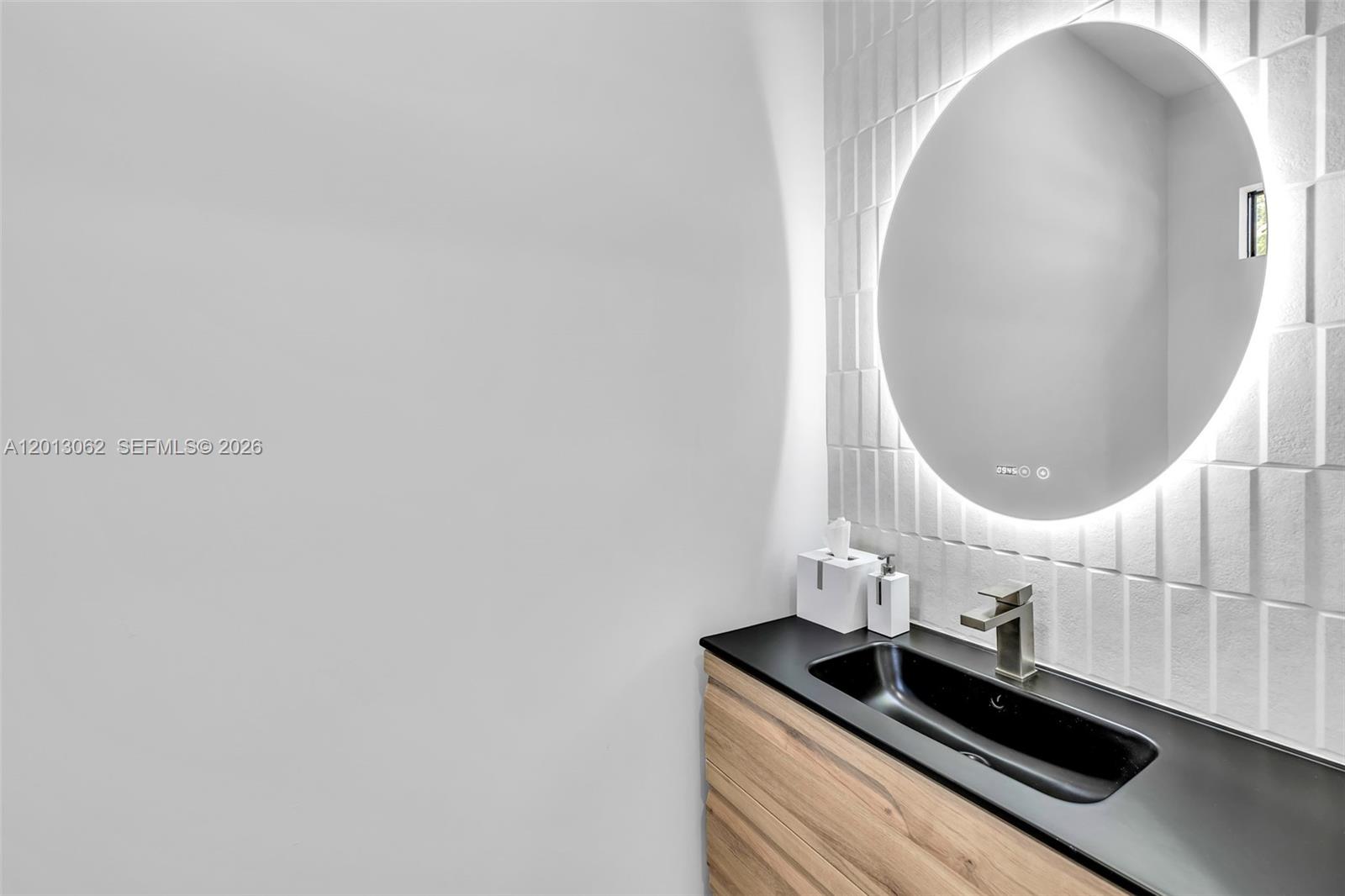 LAUDERDALE - Residential Lease