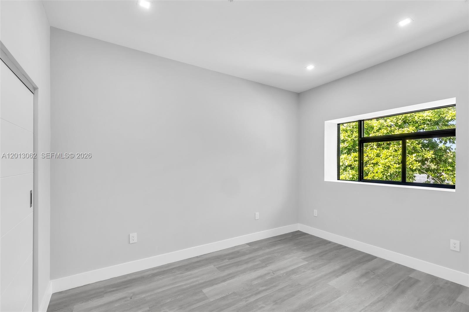 LAUDERDALE - Residential Lease