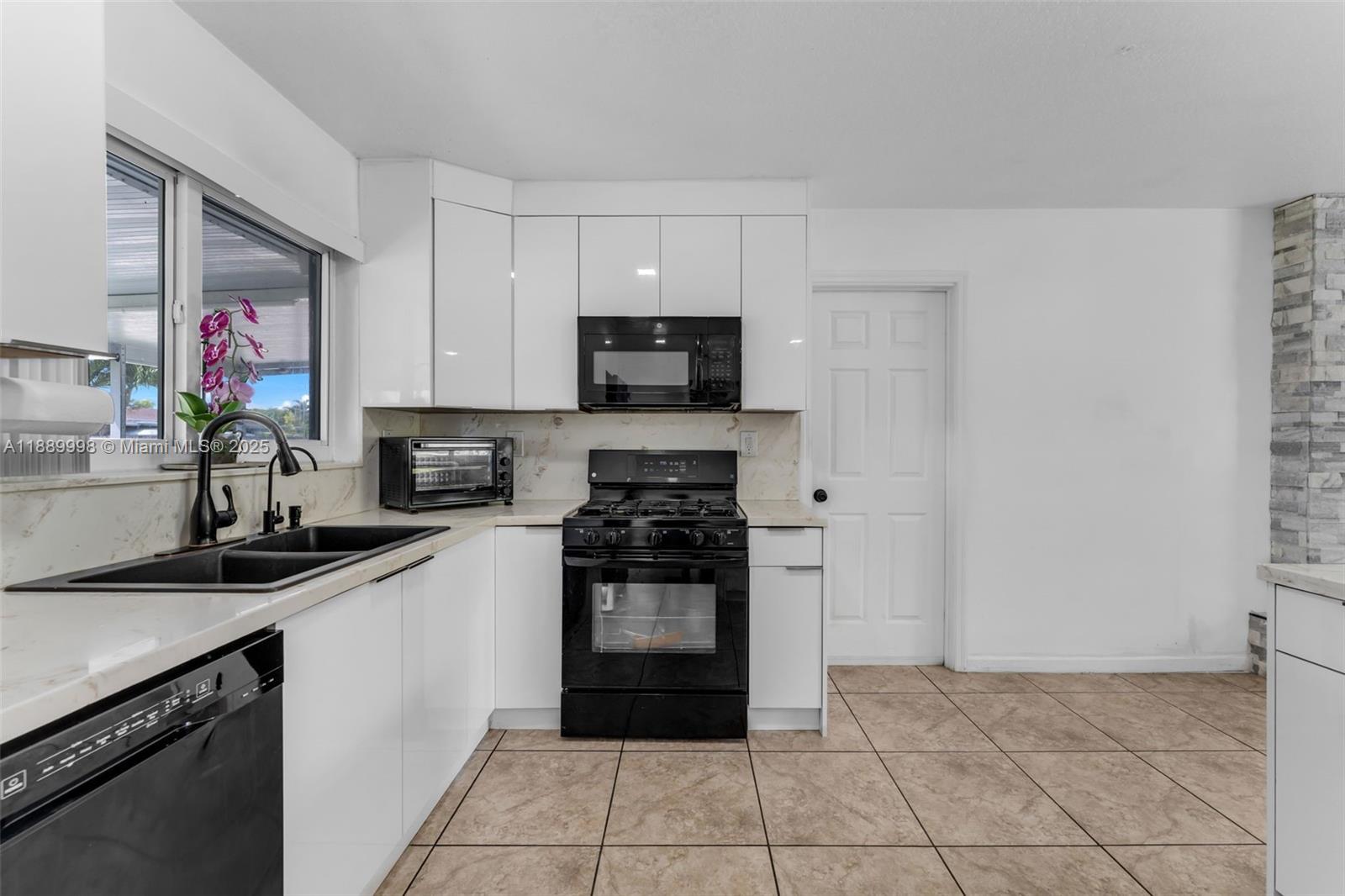 UNIVERSAL ESTATES SOUTH A - Residential