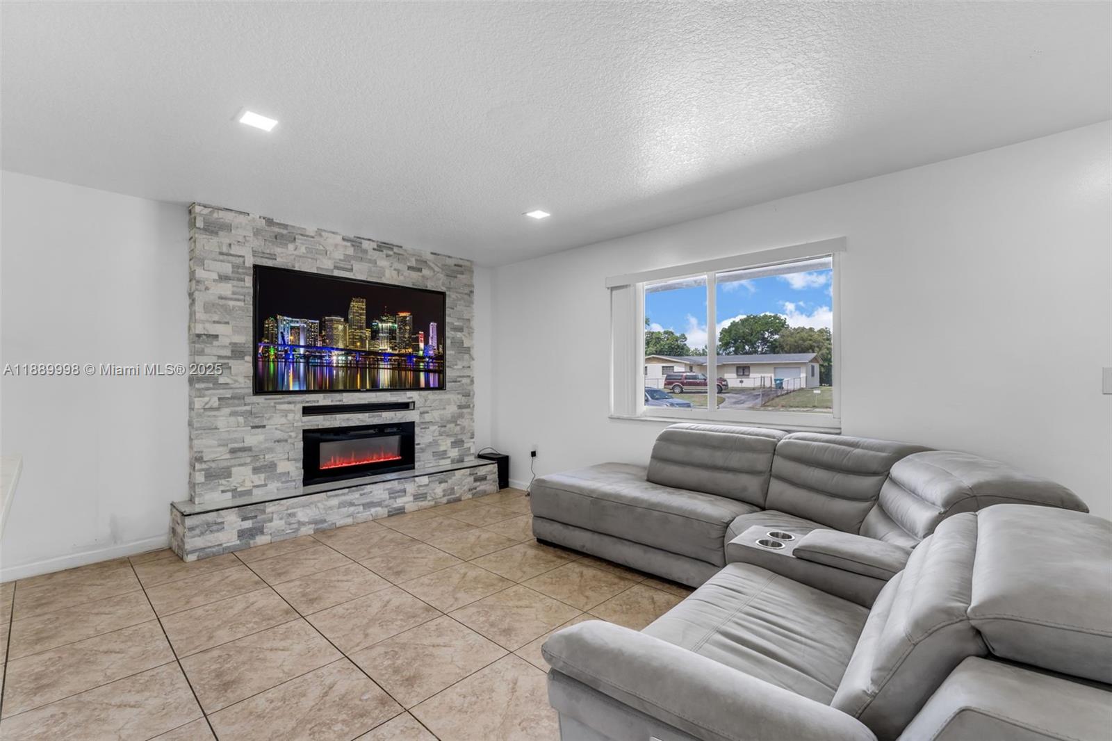 UNIVERSAL ESTATES SOUTH A - Residential