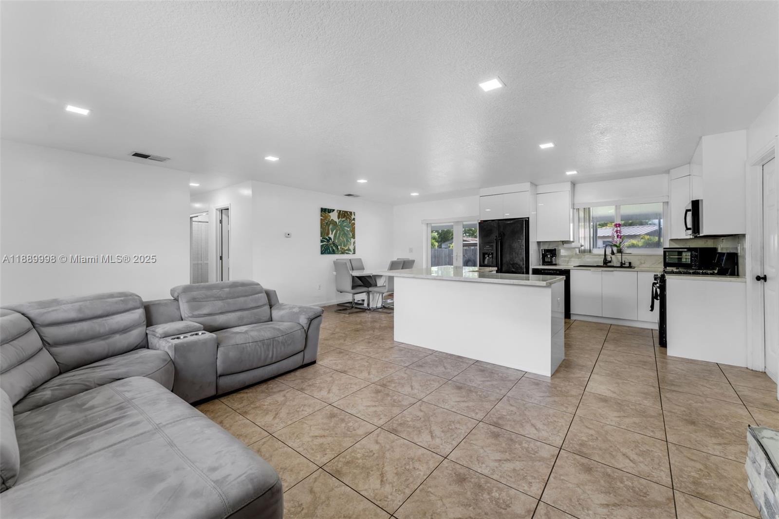 UNIVERSAL ESTATES SOUTH A - Residential