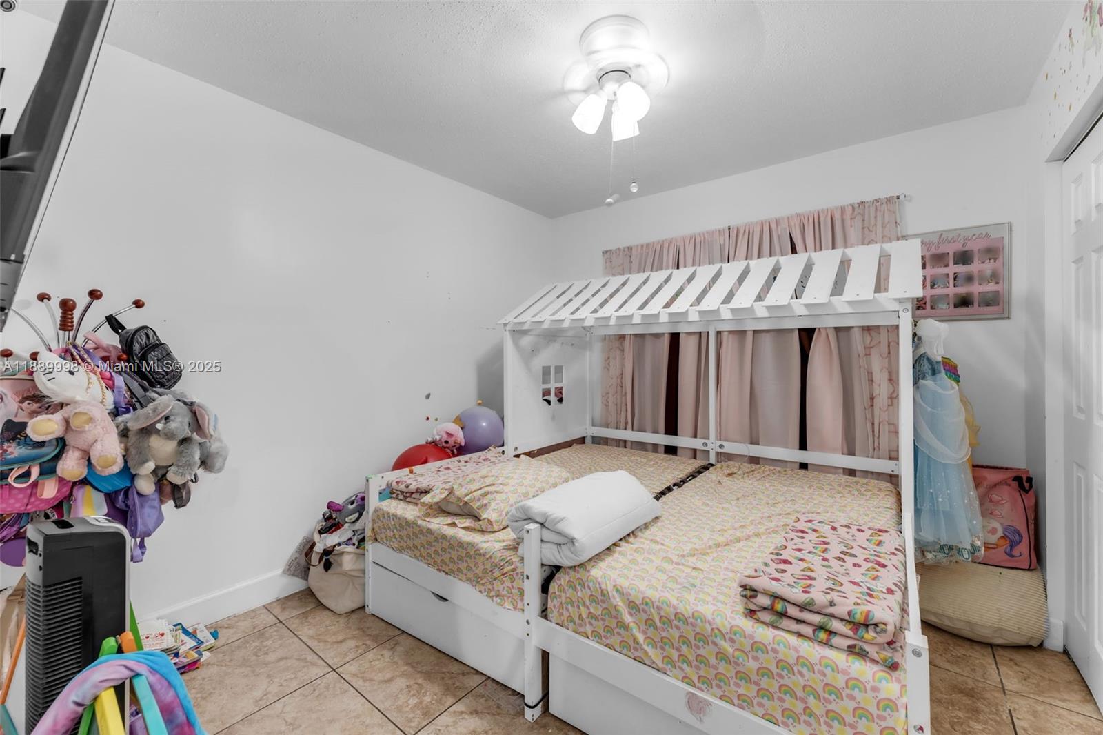 UNIVERSAL ESTATES SOUTH A - Residential