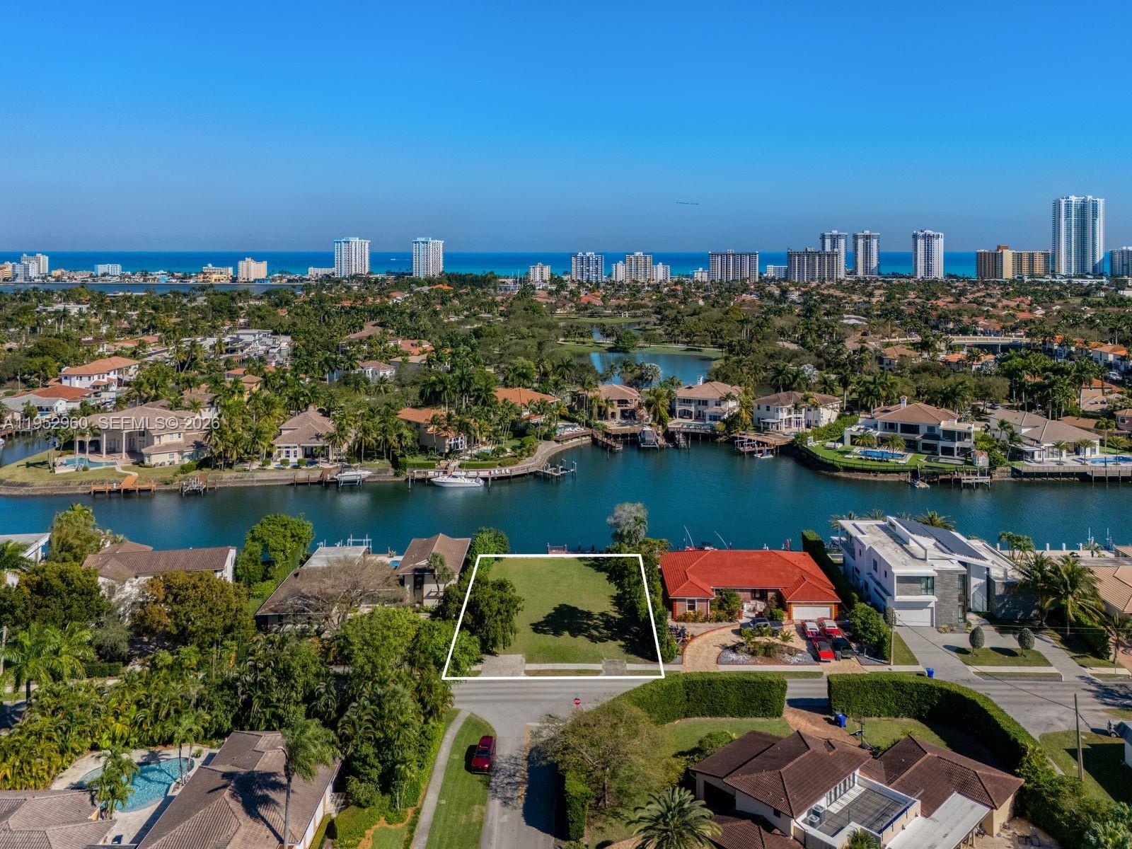 HOLLYWOOD GOLF ESTATES SE - Residential