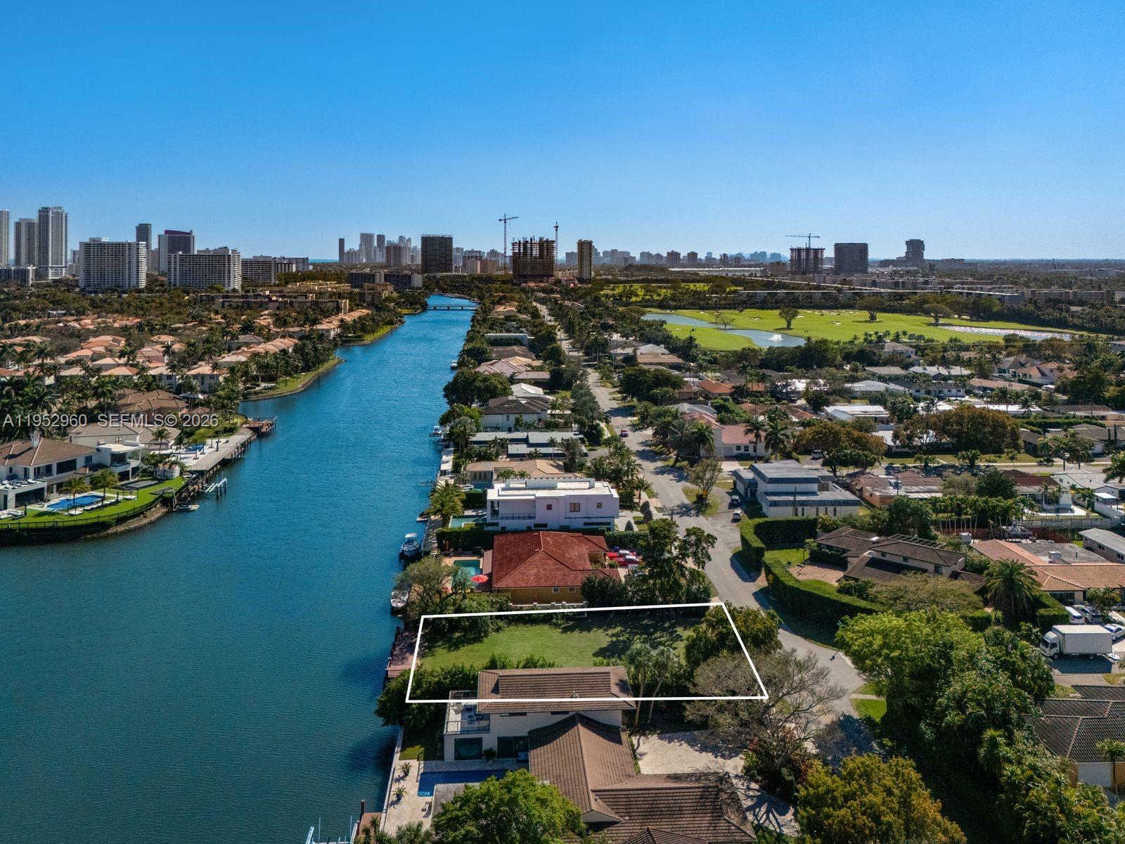 HOLLYWOOD GOLF ESTATES SE - Residential