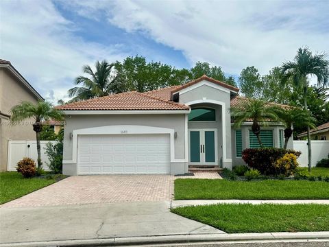 Single Family Residence in Weston FL 16411 Sapphire Dr Dr.jpg