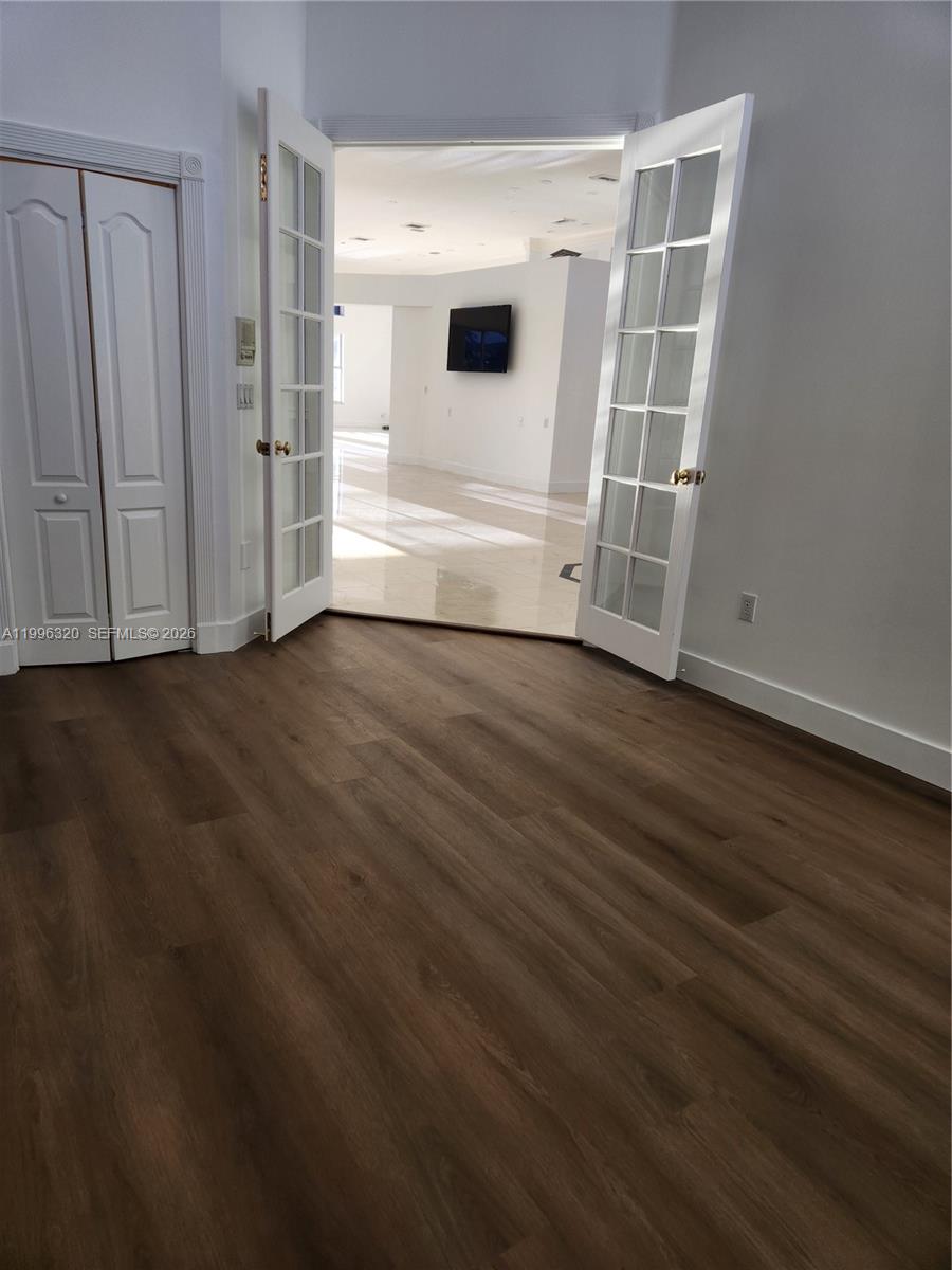 HOLLYWOOD LAKES COUNTRY C - Residential Lease