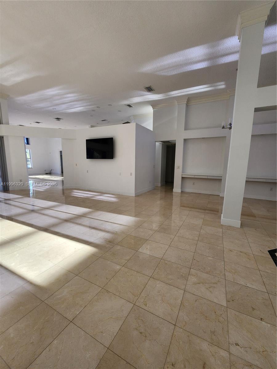 HOLLYWOOD LAKES COUNTRY C - Residential Lease