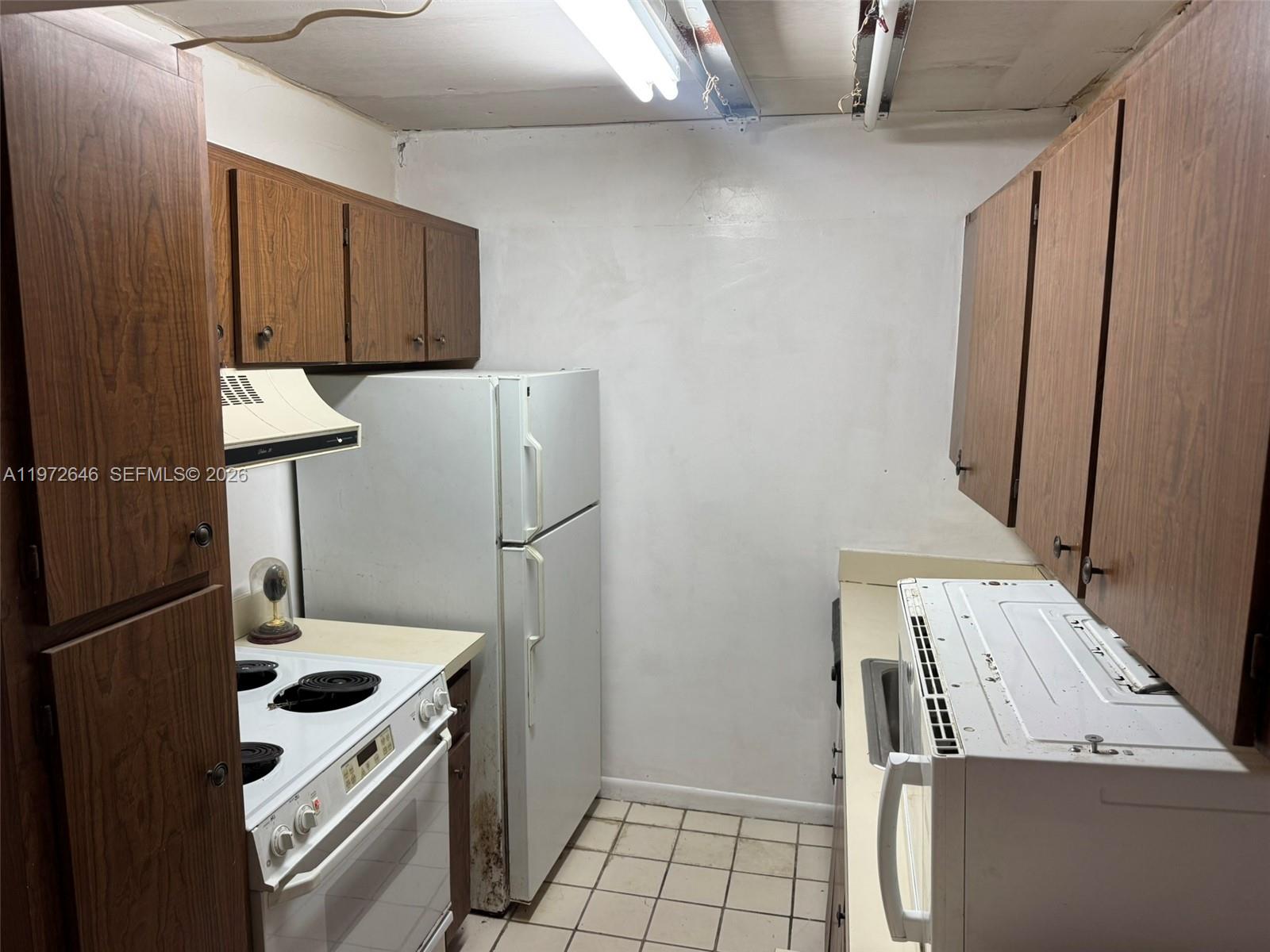 SPANISH TRACE CONDO - Residential