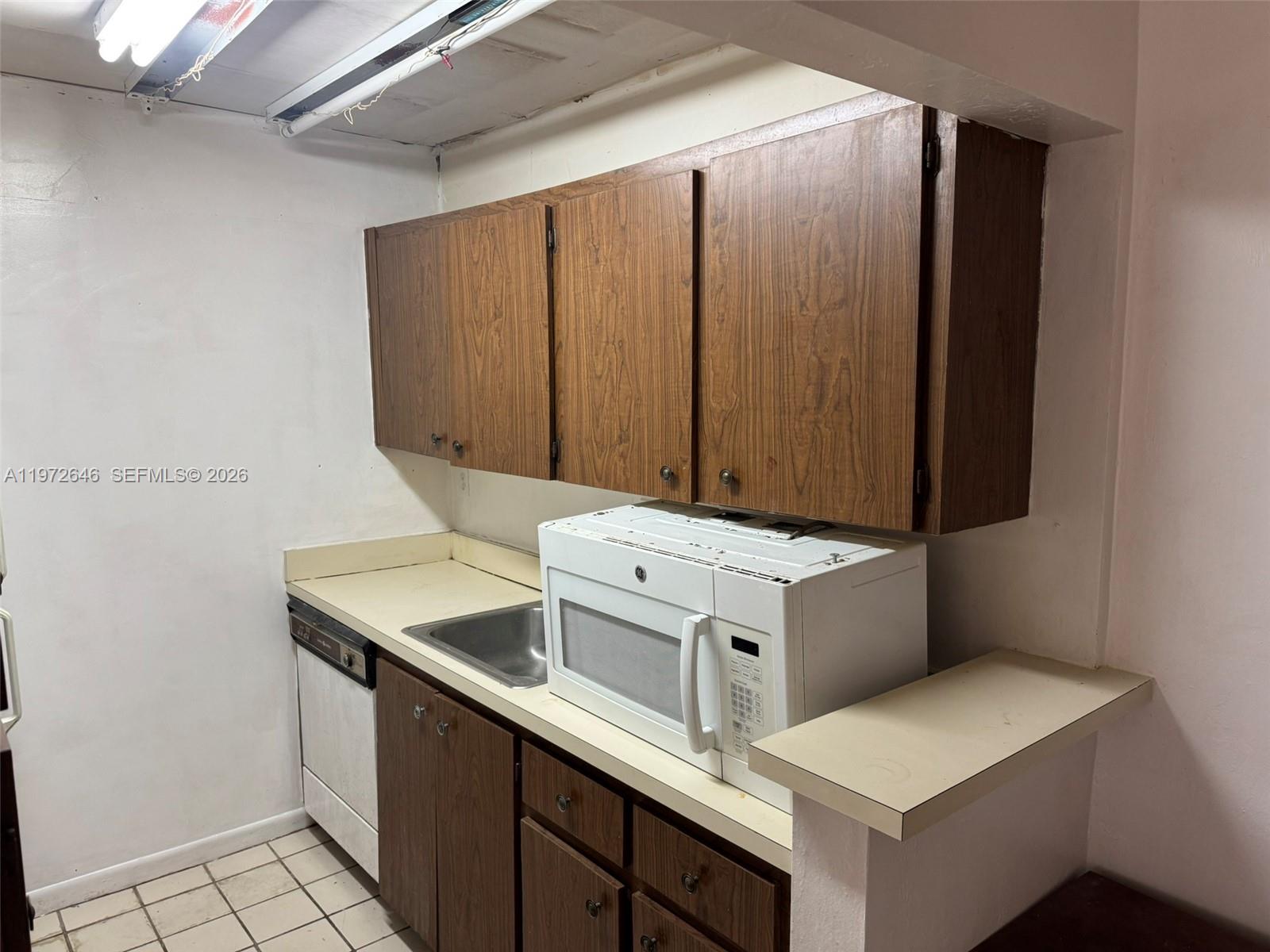 SPANISH TRACE CONDO - Residential