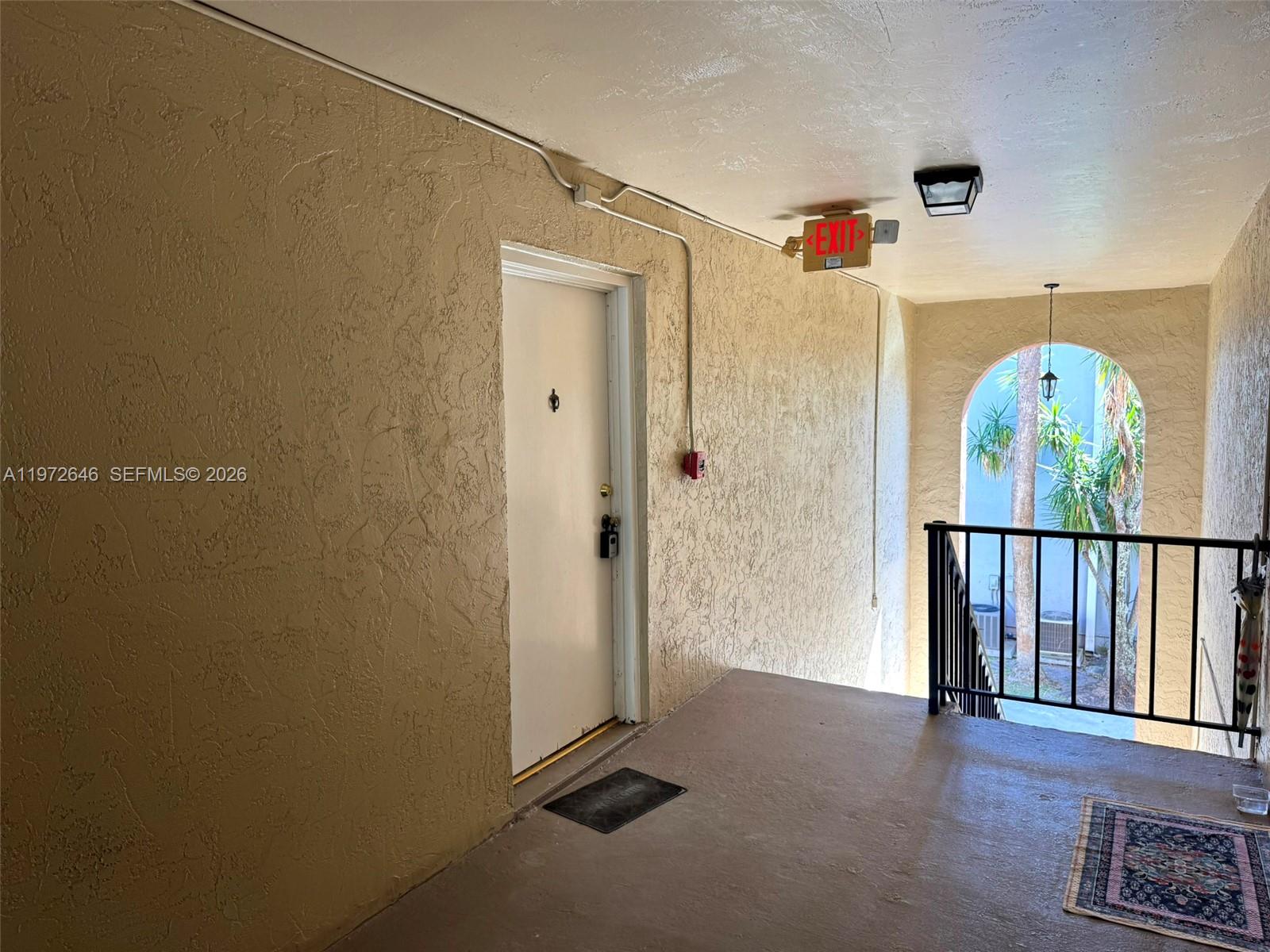 10836 N Kendall Dr V14