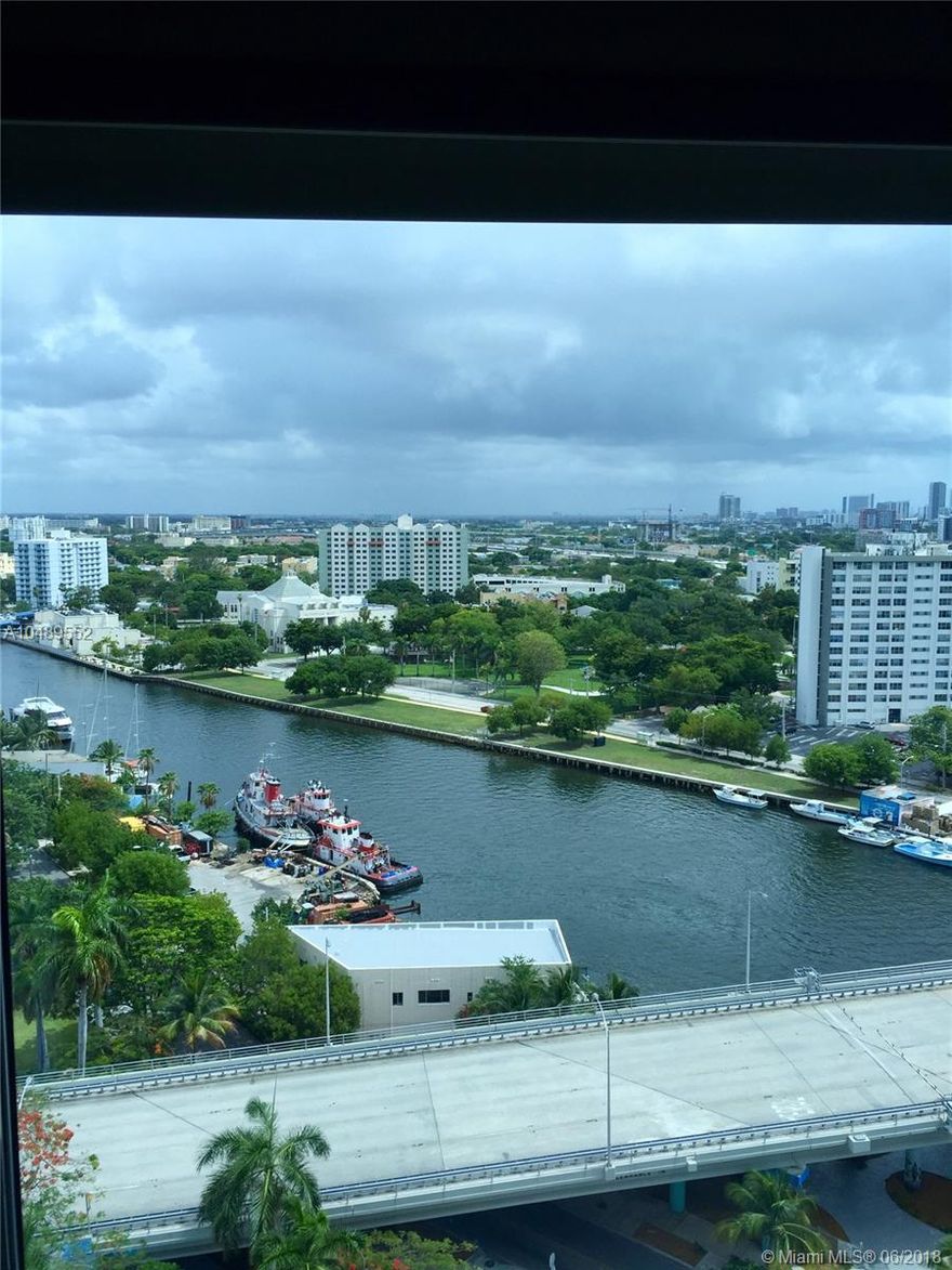 AMAZING... Fully furnished loft with view of the Miami River and Downtown Miami.  Della Casa Modern Kitchen.  Stainless Steel Appliances and Granite countertops. Spacious layout with high ceilings. Washer and dryer inside the unit. Full amenities building include tennis court, pool, restaurant, and more. Assigned parking space. Excellent location close to Downtown Miami and Brickell area.