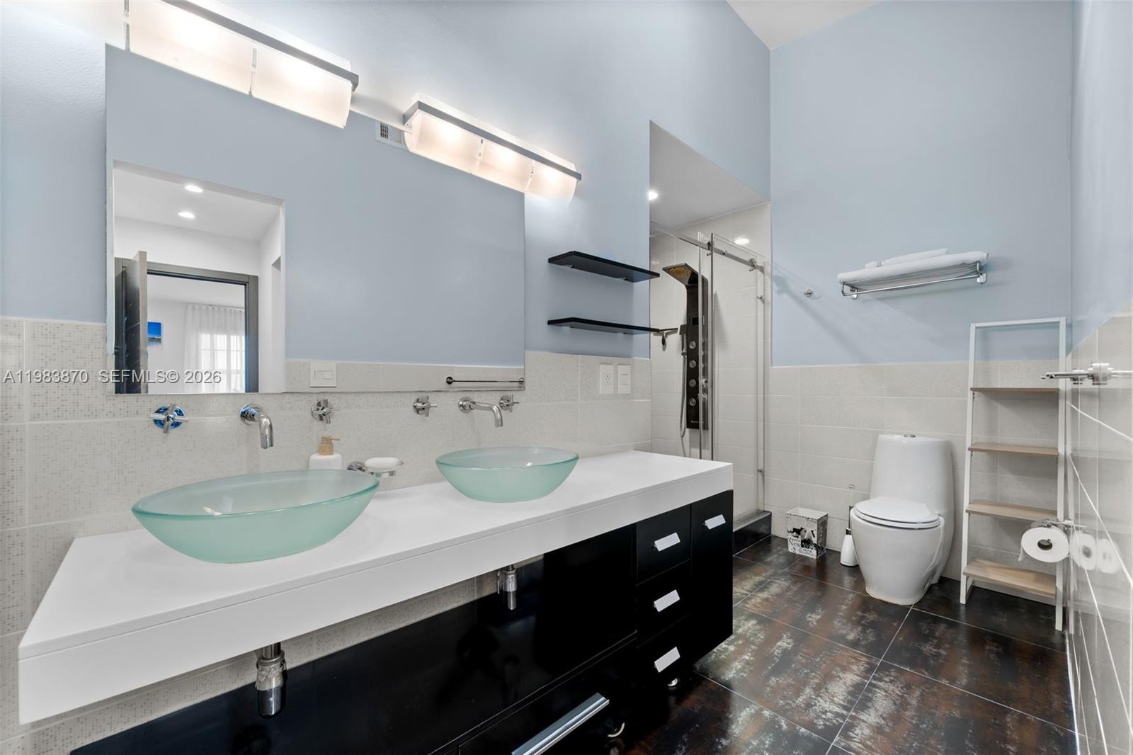 COSTAIN VILLAS HARBOR VIL - Residential