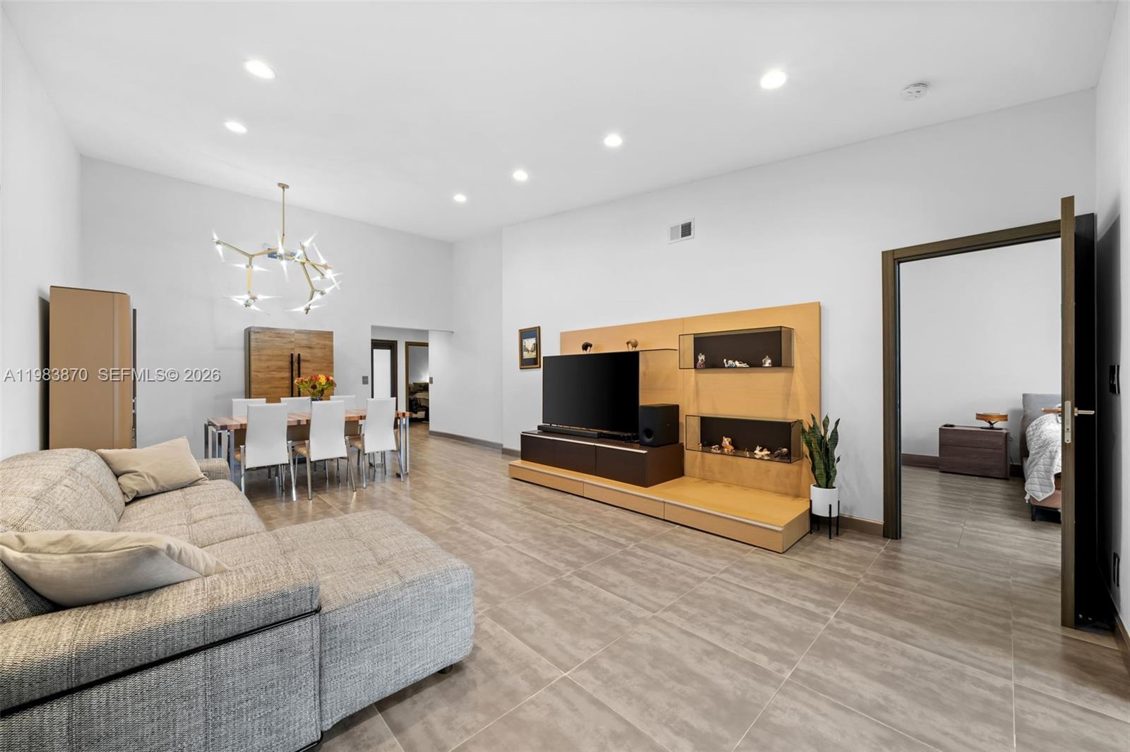 COSTAIN VILLAS HARBOR VIL - Residential