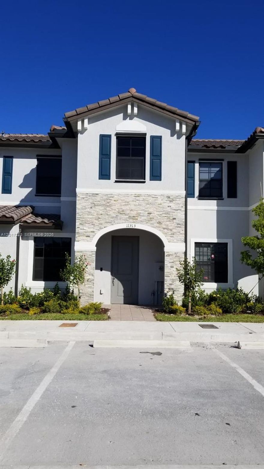 OPPORTUNITY IN HOMESTEAD ! 2019 LENNAR CONSTRUCTION. CONFI 3BED/2.5 BATH VILLA IN GATED COMMUNITY ISOLA. TWO ASSIGNED PARKING SPACES. MODERN STYLE, SS APPLIANCES. STONE COUNTERTOPS. LARGE CABINETS. LARGE DINNING/FAMILY ROOM AND LIVING ROOM AREA. NO CARPETS! FRESHLY PAINTED. FENCED PATIO. DESIRABLE LOT STEPS TO THE AMENITIES AND TO THE GUESTS PARKINGS. RESORT STYLE AMENITIES. POOLS, HOT TUB, GYM, AND MANY GREEN AREAS. CLOSE TO THE TURNPIKE. GREAT SCHOOLS, SHOPES, AND MUCH MORE. INSTRUCTIONS AT BROKERS REMARKS.