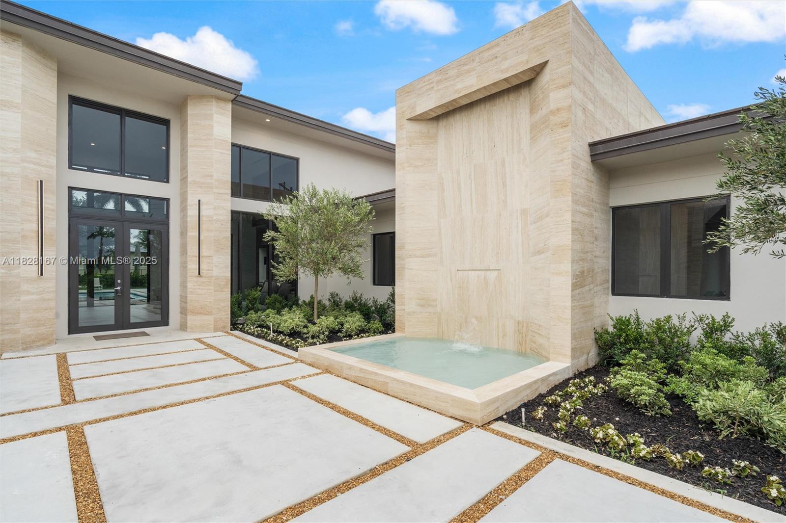 ZONA WEST - Residential
