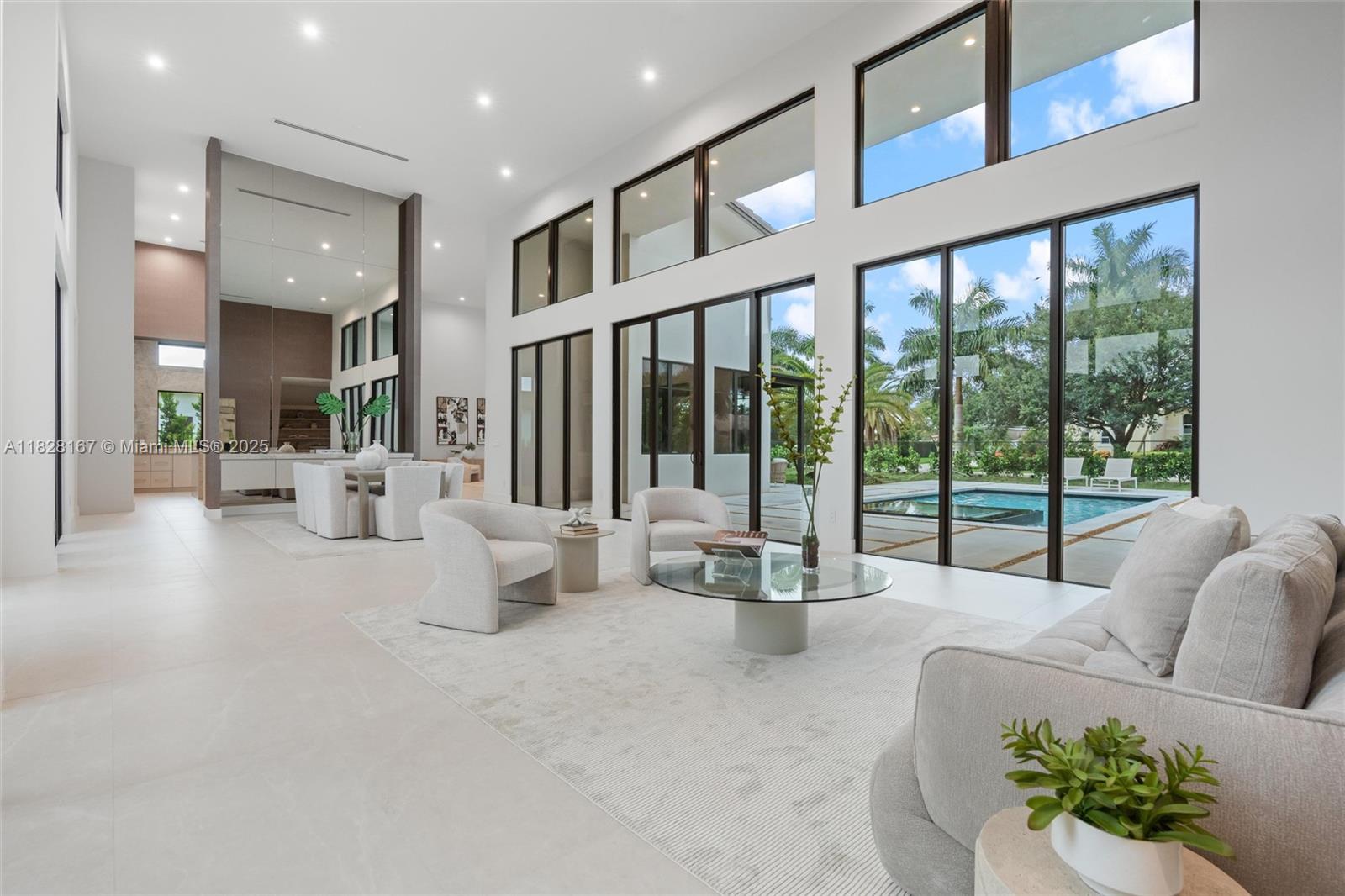 ZONA WEST - Residential