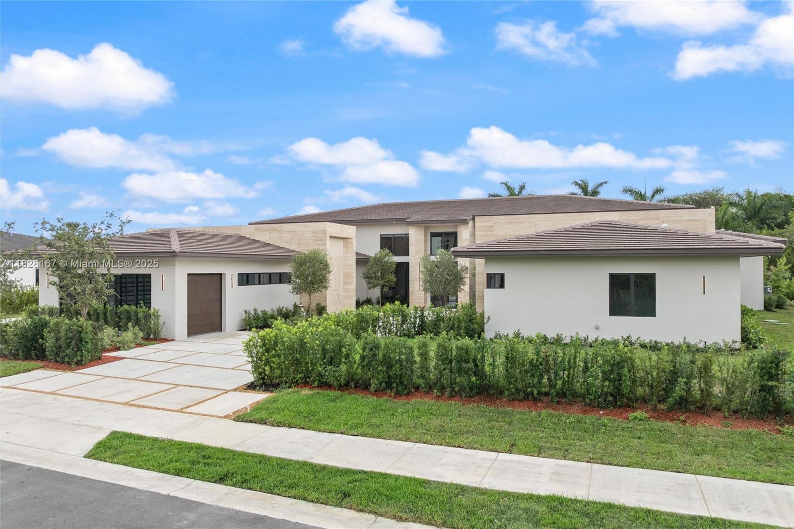ZONA WEST - Residential