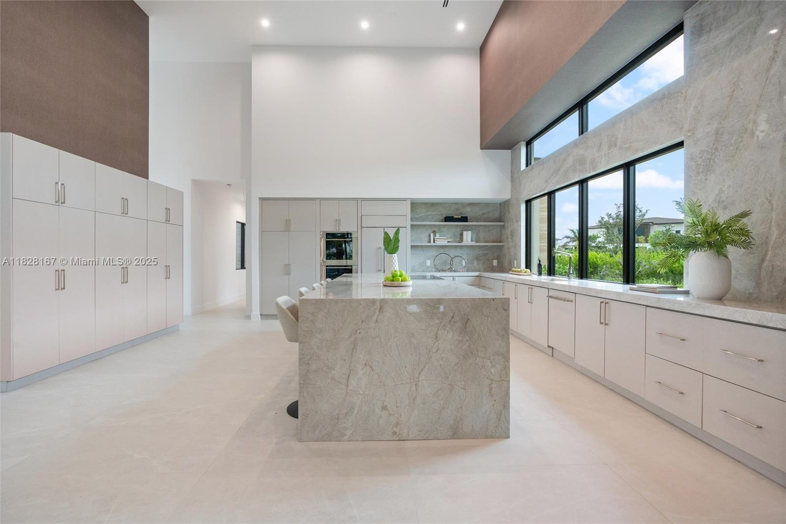 ZONA WEST - Residential