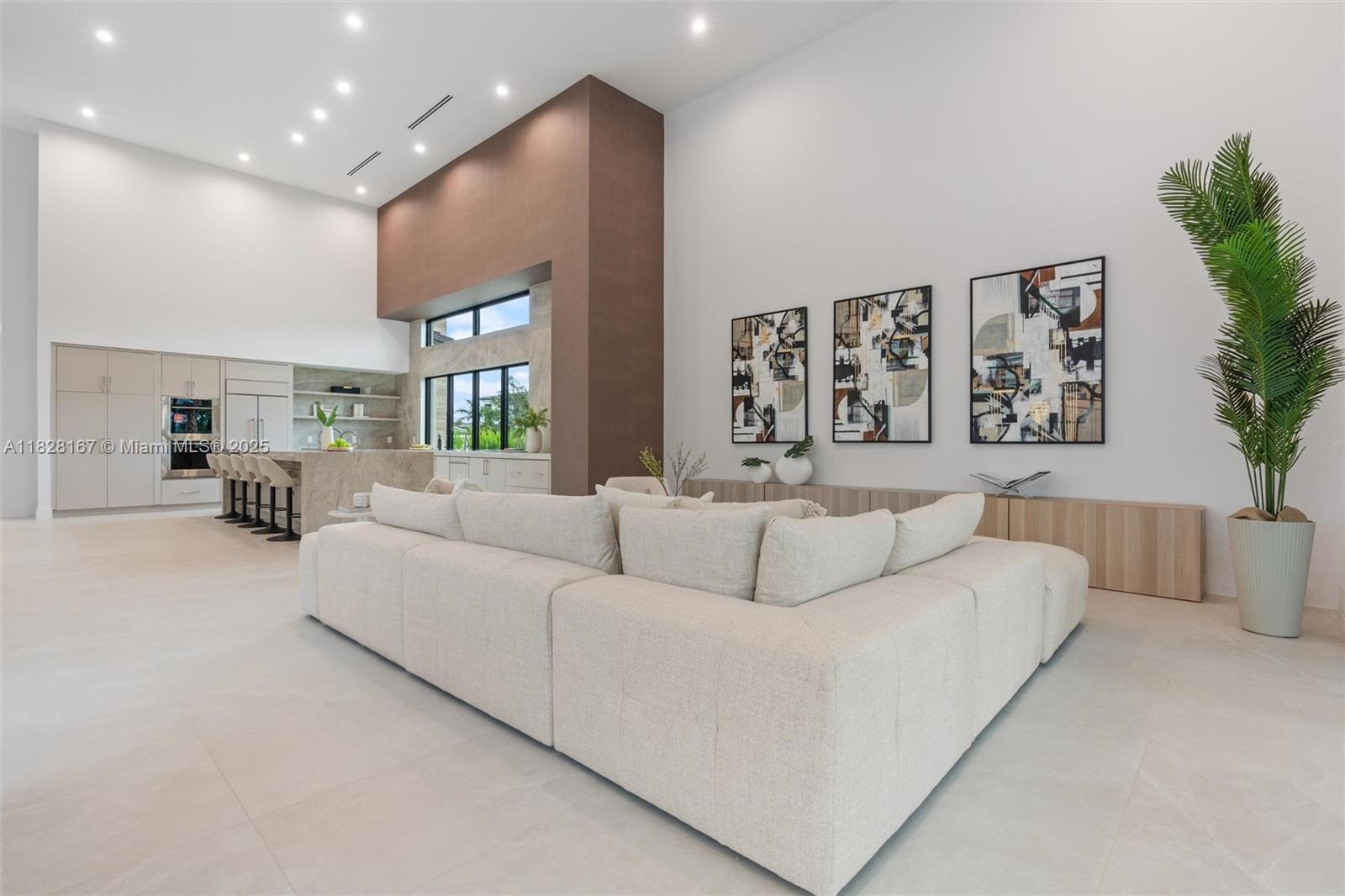 ZONA WEST - Residential