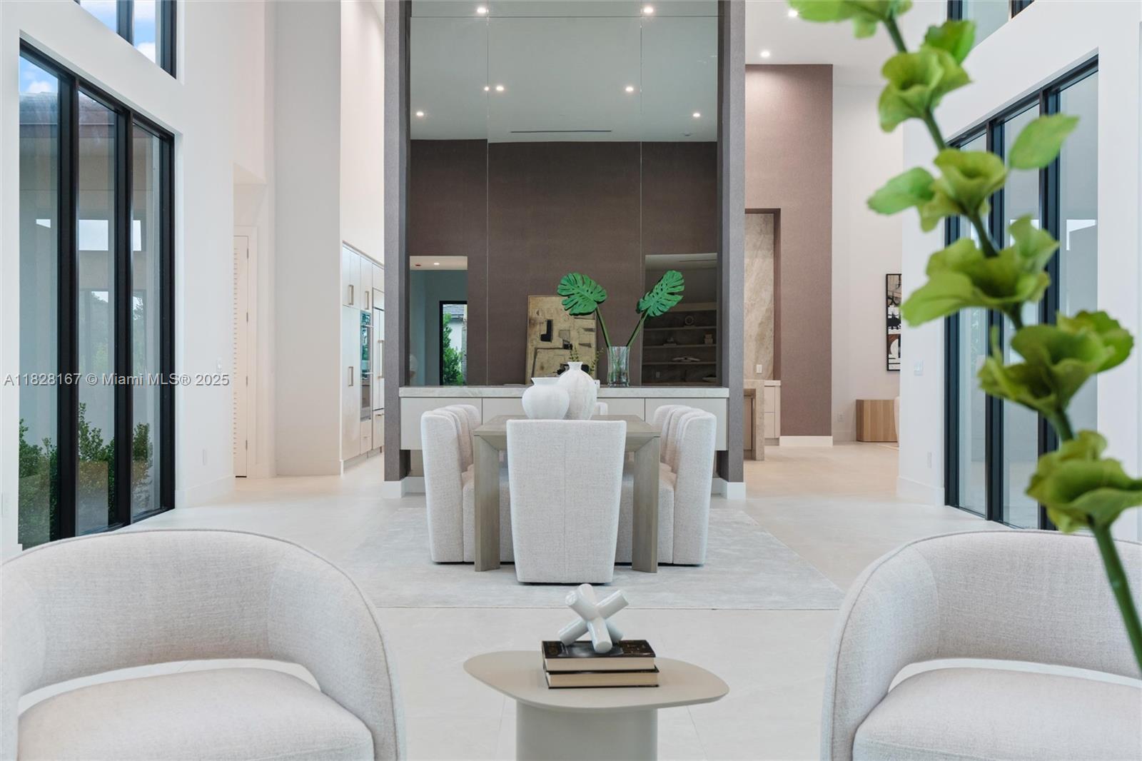 ZONA WEST - Residential