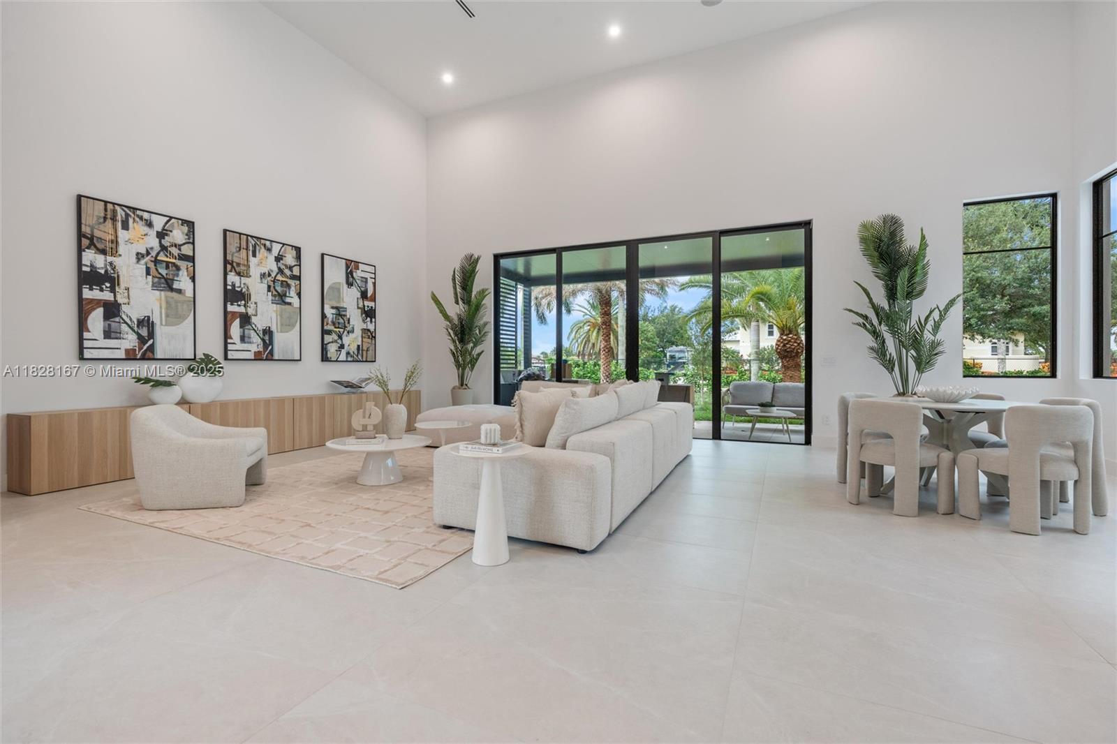 ZONA WEST - Residential