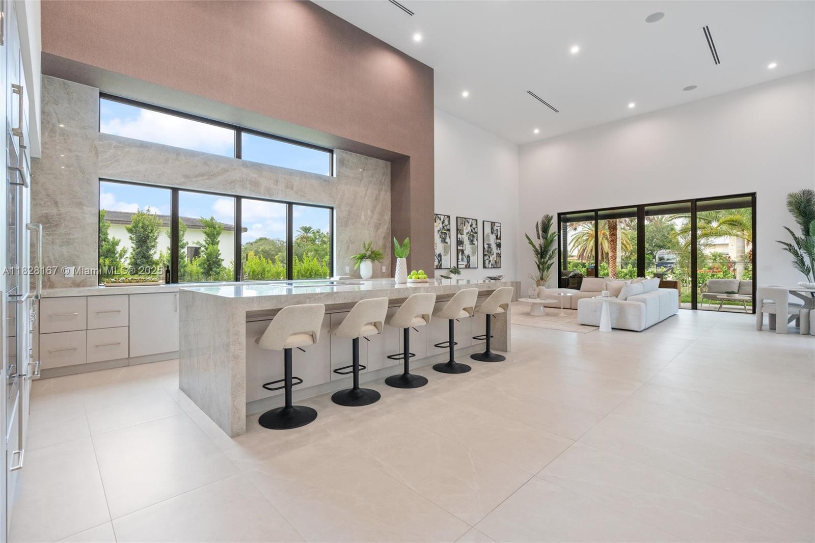 ZONA WEST - Residential