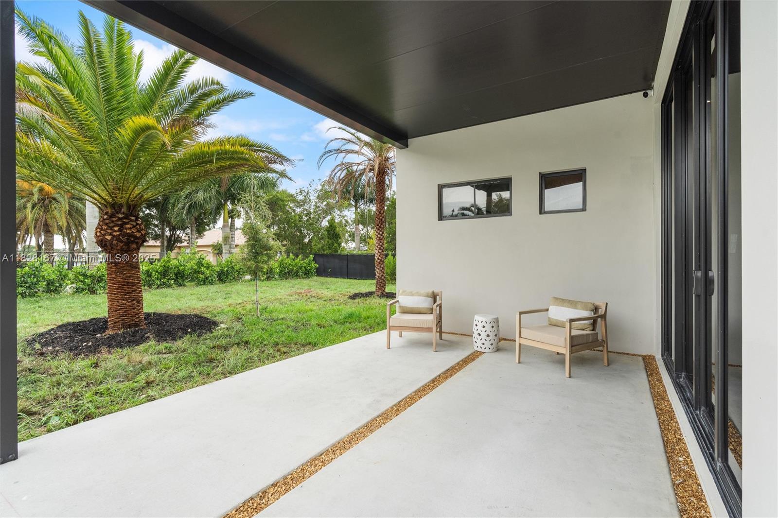 ZONA WEST - Residential
