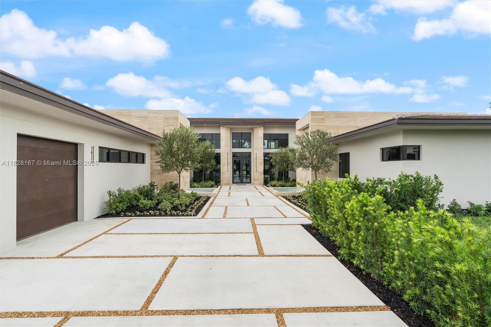 ZONA WEST - Residential