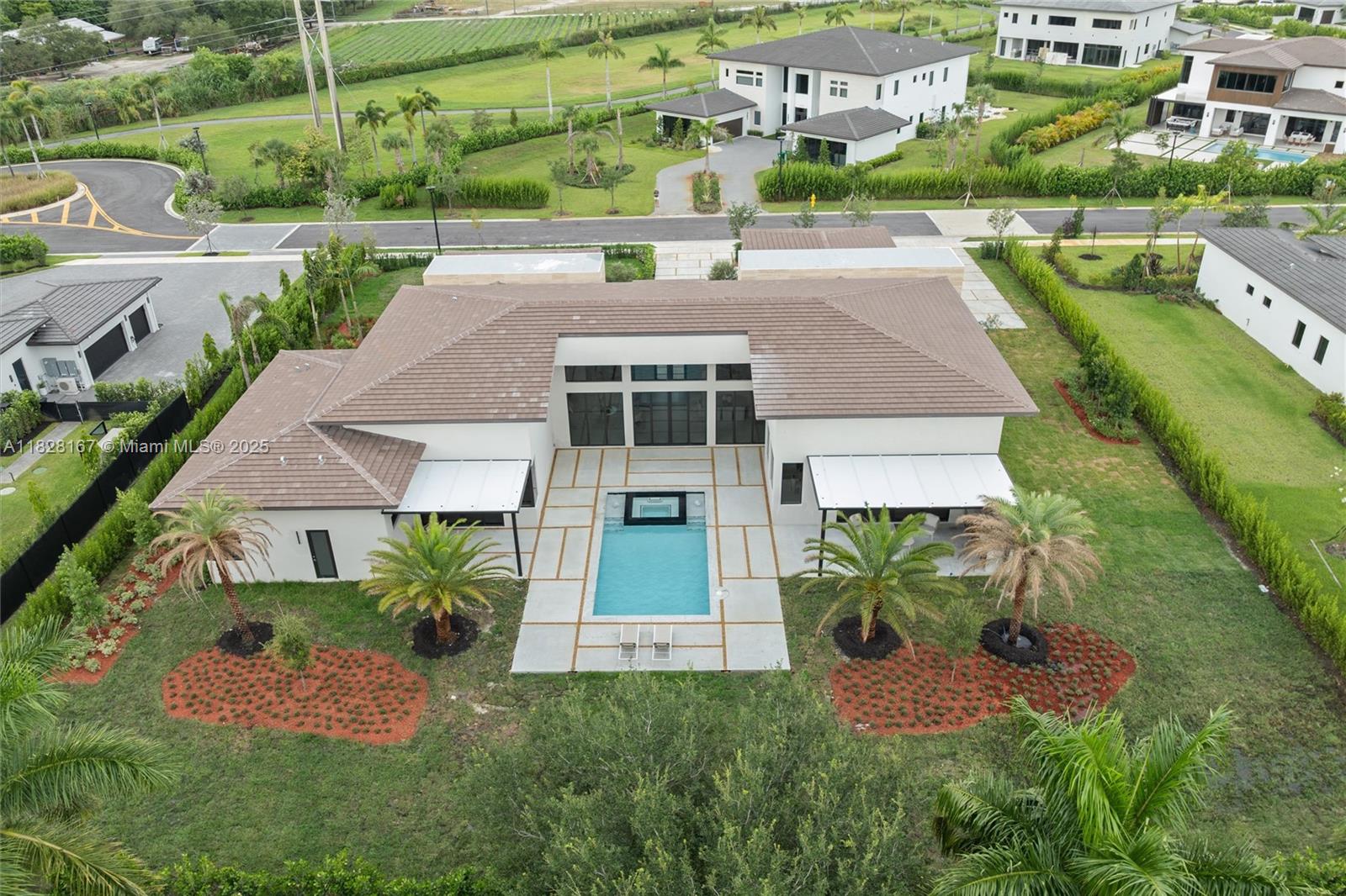 ZONA WEST - Residential