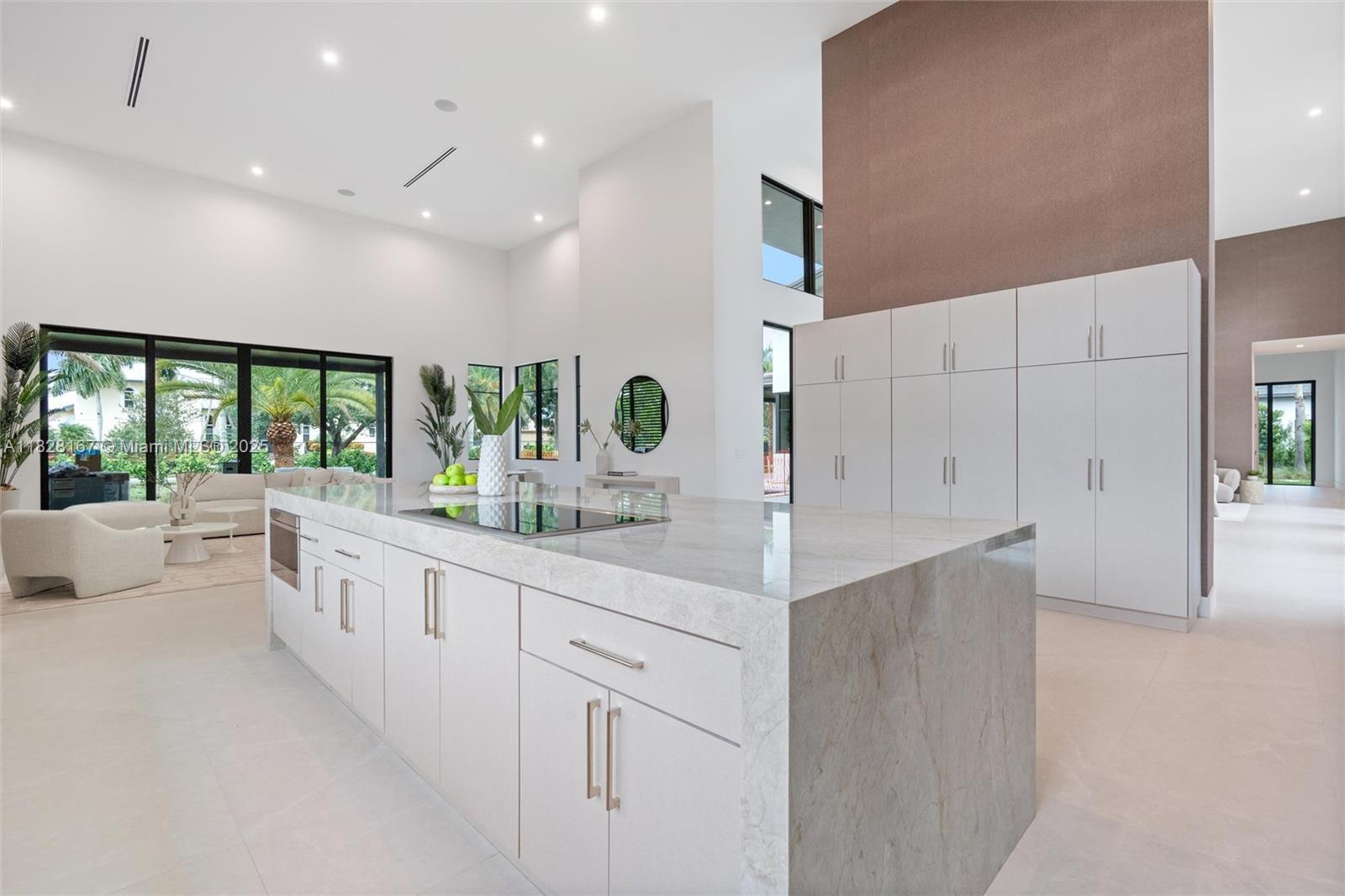 ZONA WEST - Residential