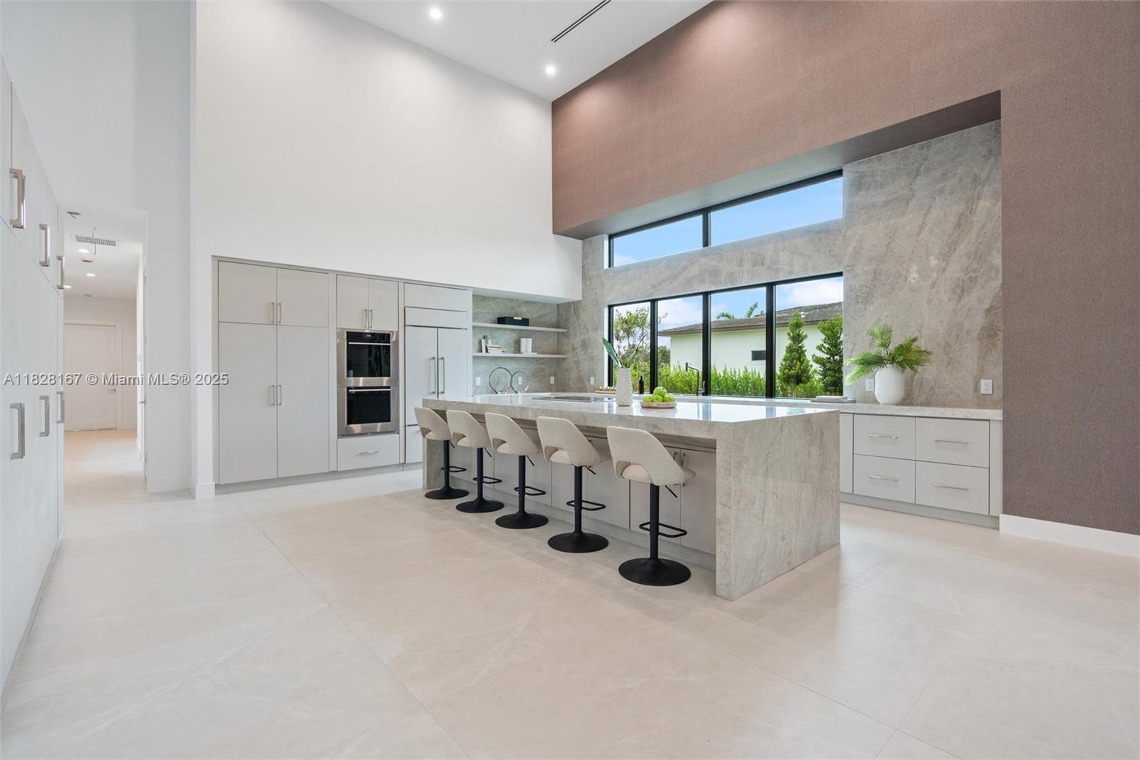 ZONA WEST - Residential