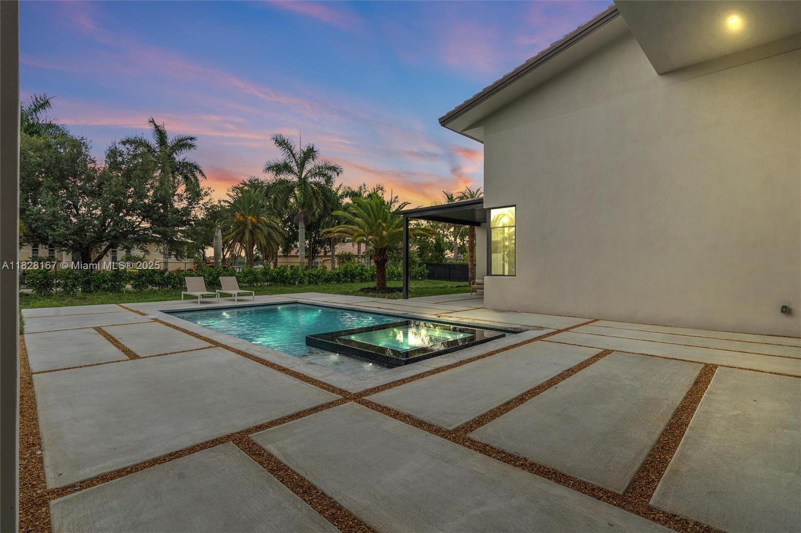 ZONA WEST - Residential