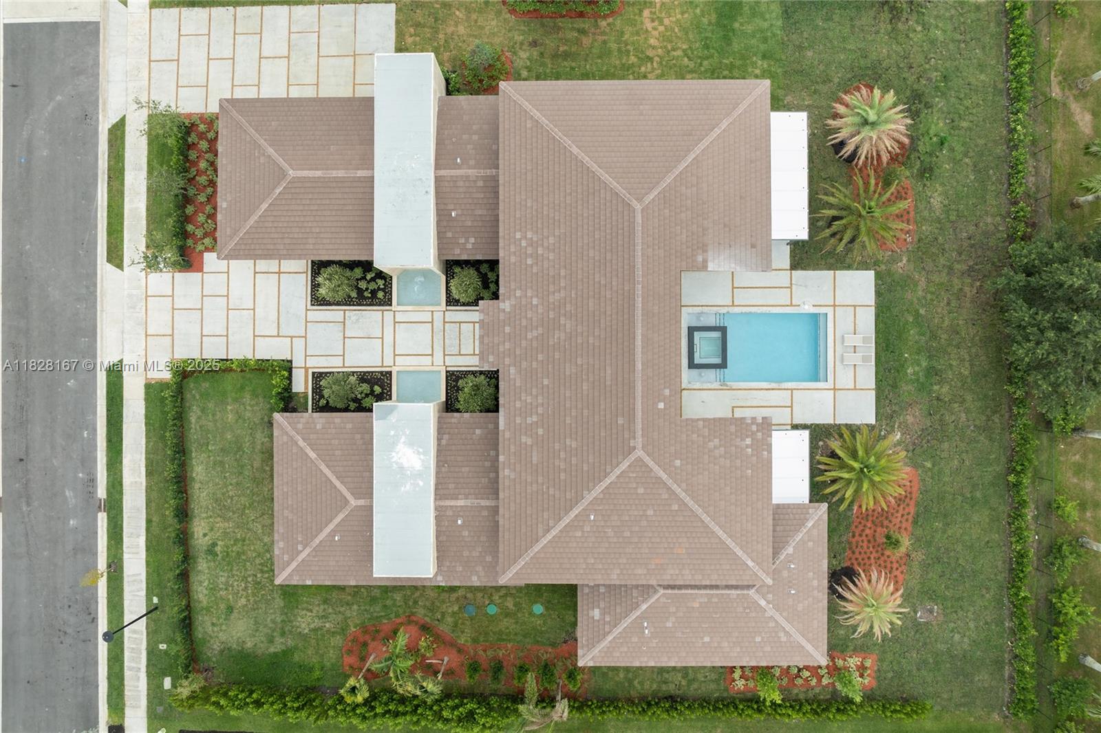 ZONA WEST - Residential