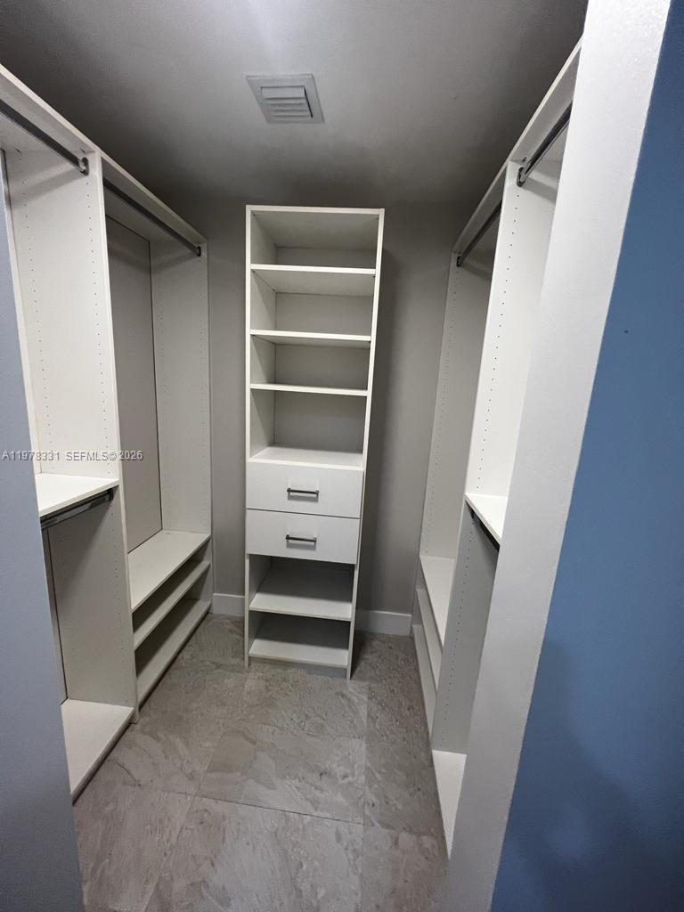 ARIA ON THE BAY - Residential