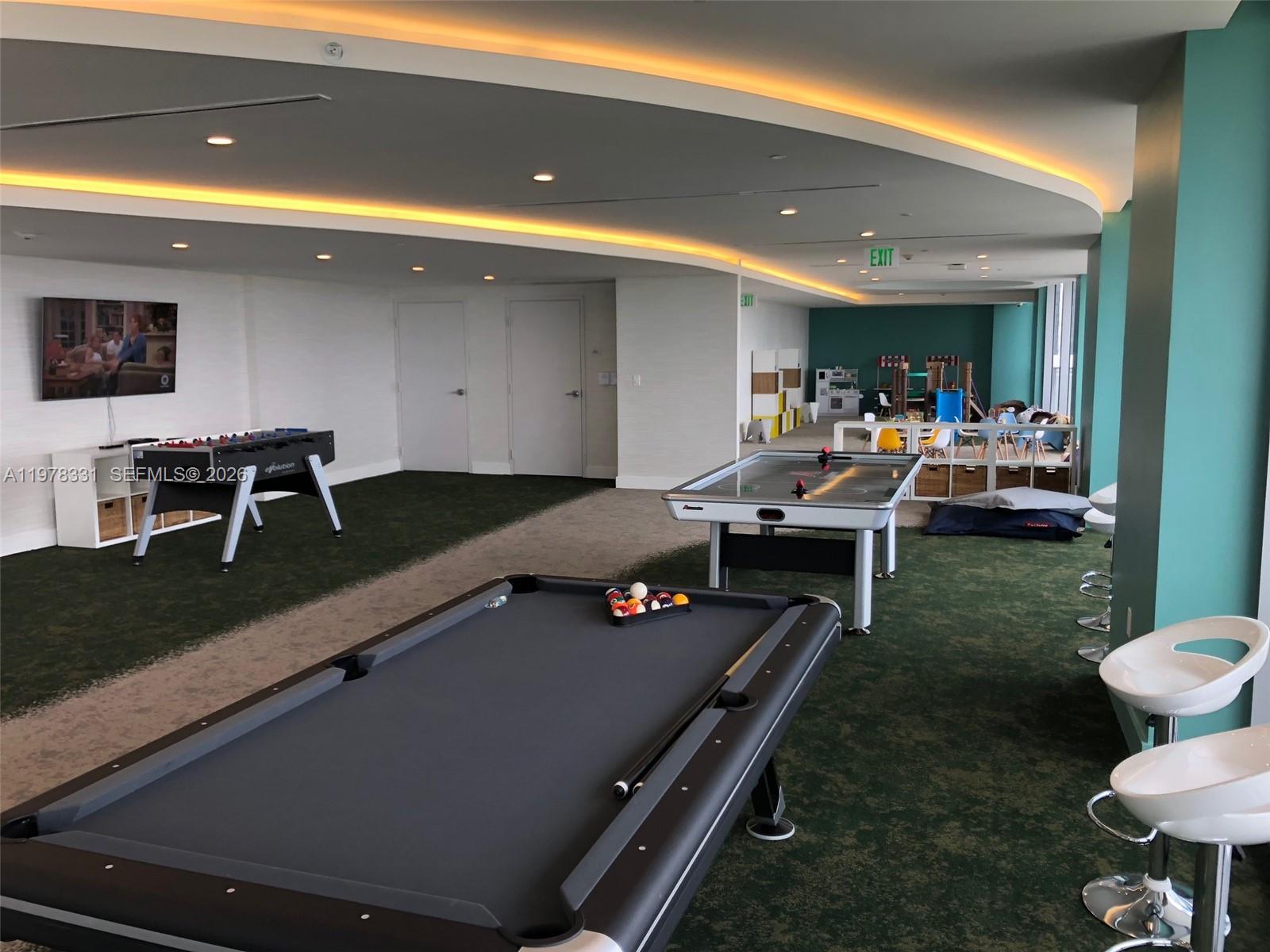 ARIA ON THE BAY - Residential