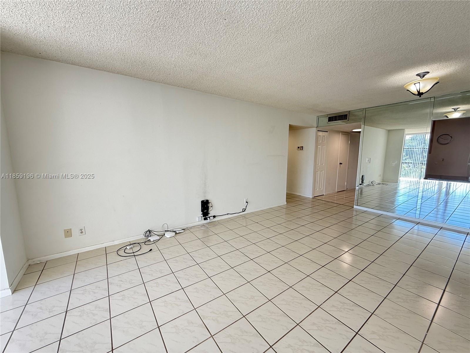 800 Parkview Dr 405